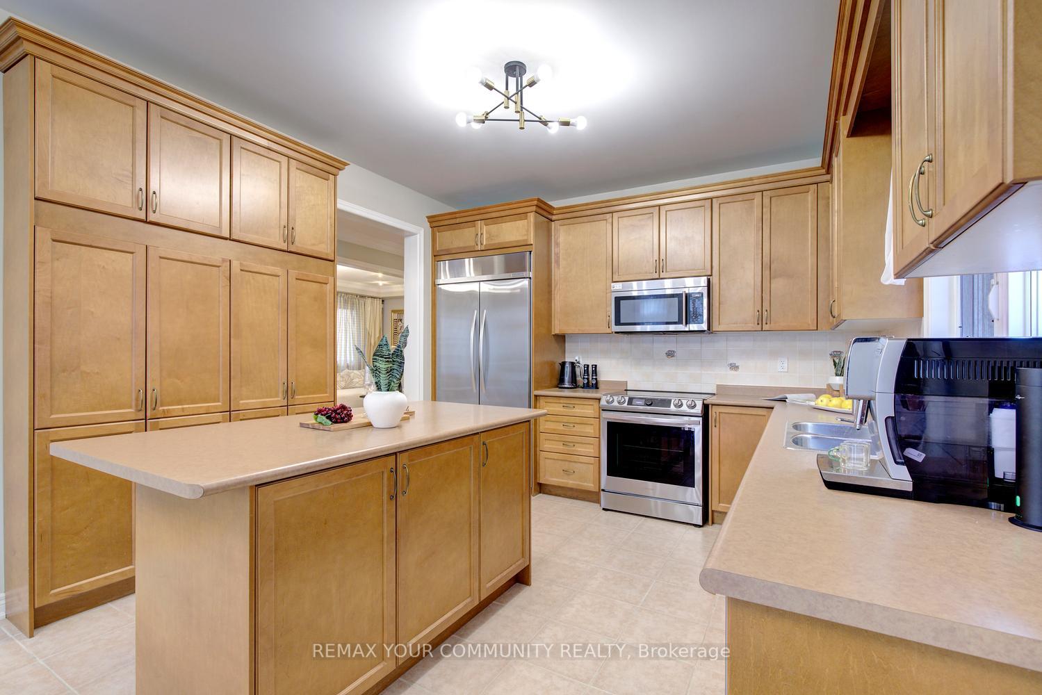 Photo 28 of 34 Petticoat Road, Vaughan, Patterson — HOMEH
