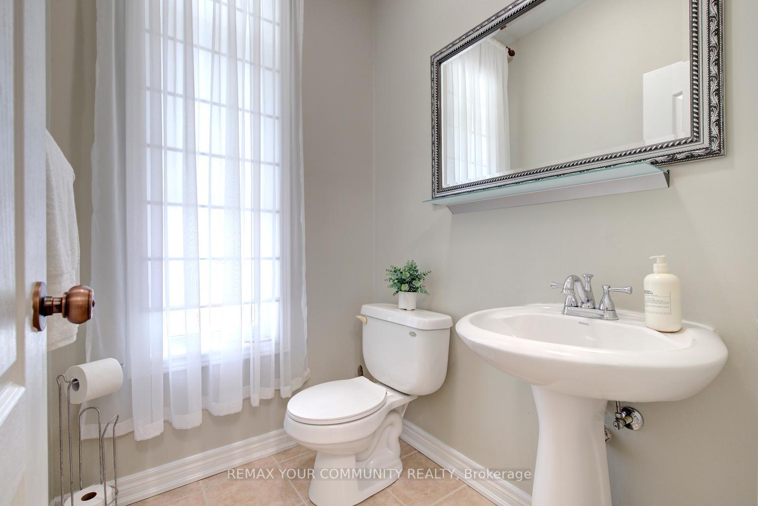 Photo 35 of 34 Petticoat Road, Vaughan, Patterson — HOMEH