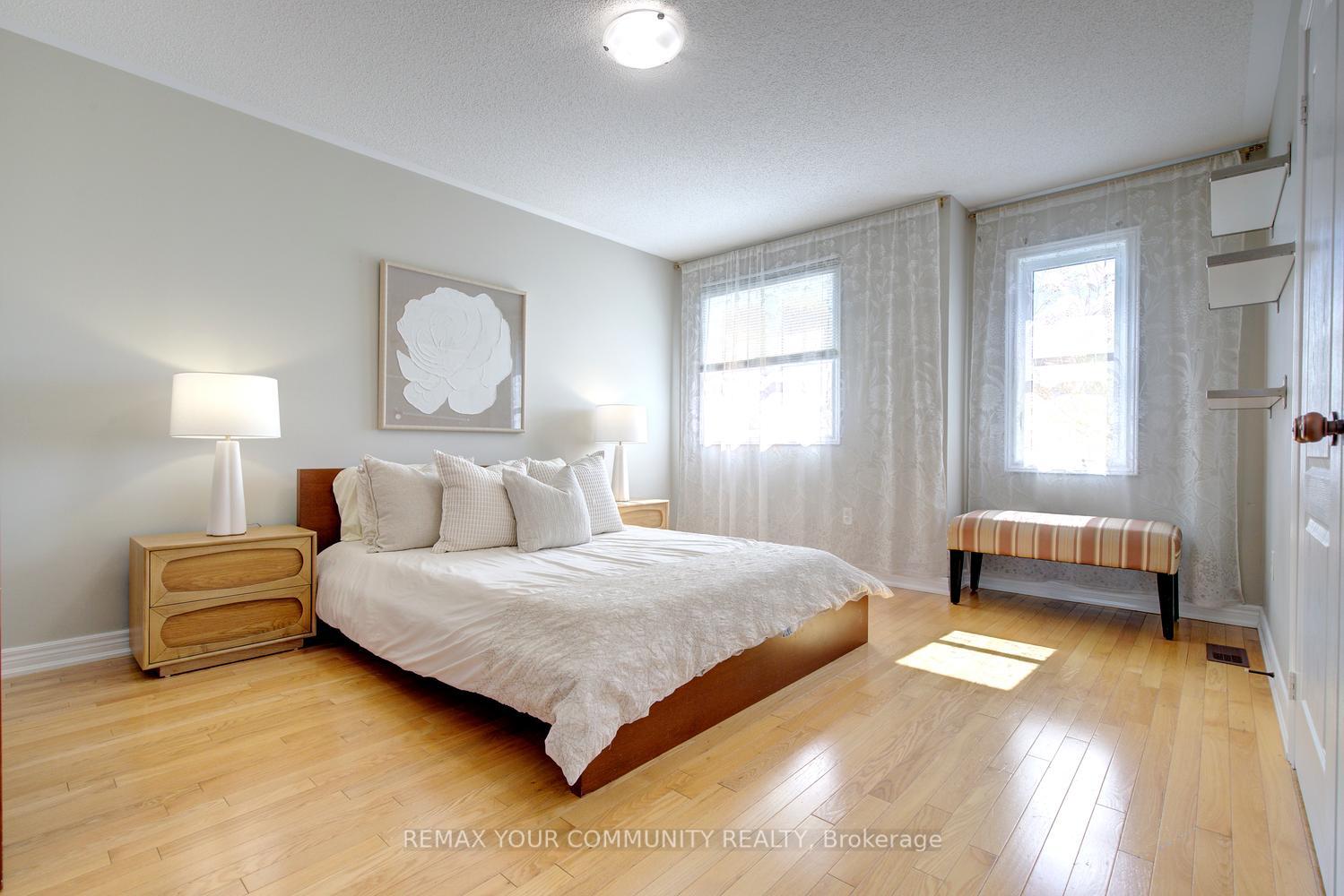 Photo 41 of 34 Petticoat Road, Vaughan, Patterson — HOMEH
