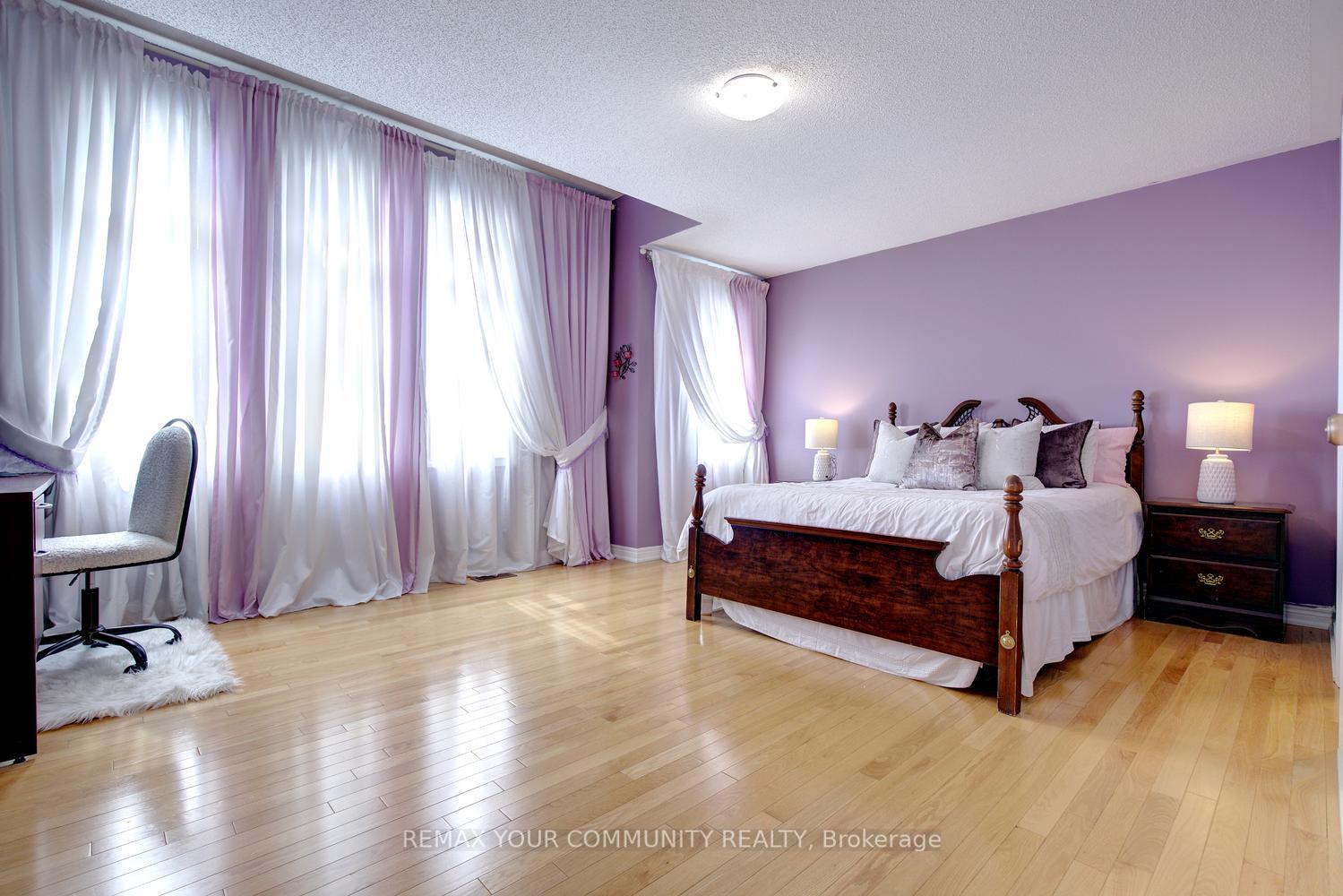 Photo 44 of 34 Petticoat Road, Vaughan, Patterson — HOMEH