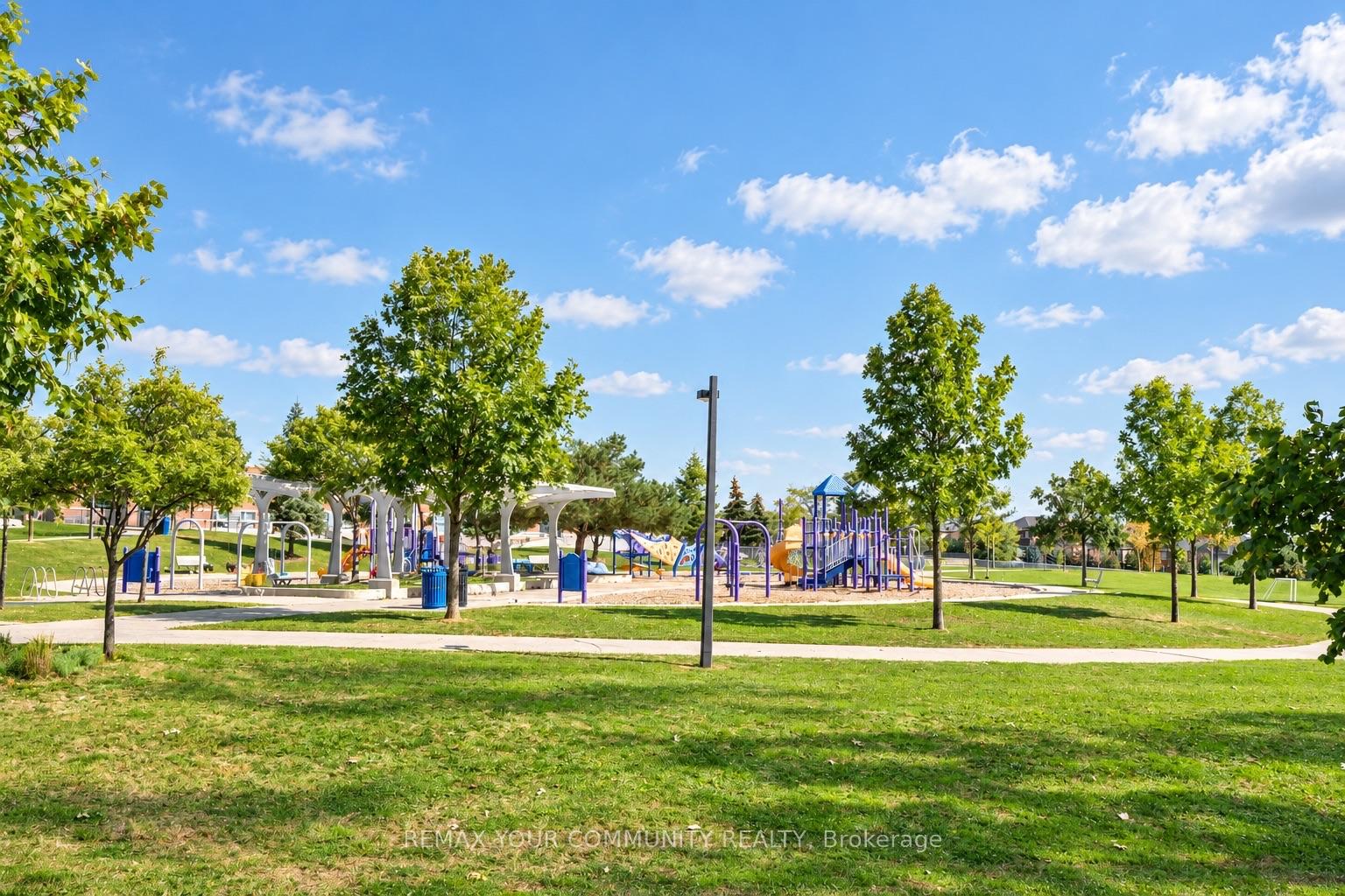 Photo 50 of 34 Petticoat Road, Vaughan, Patterson — HOMEH