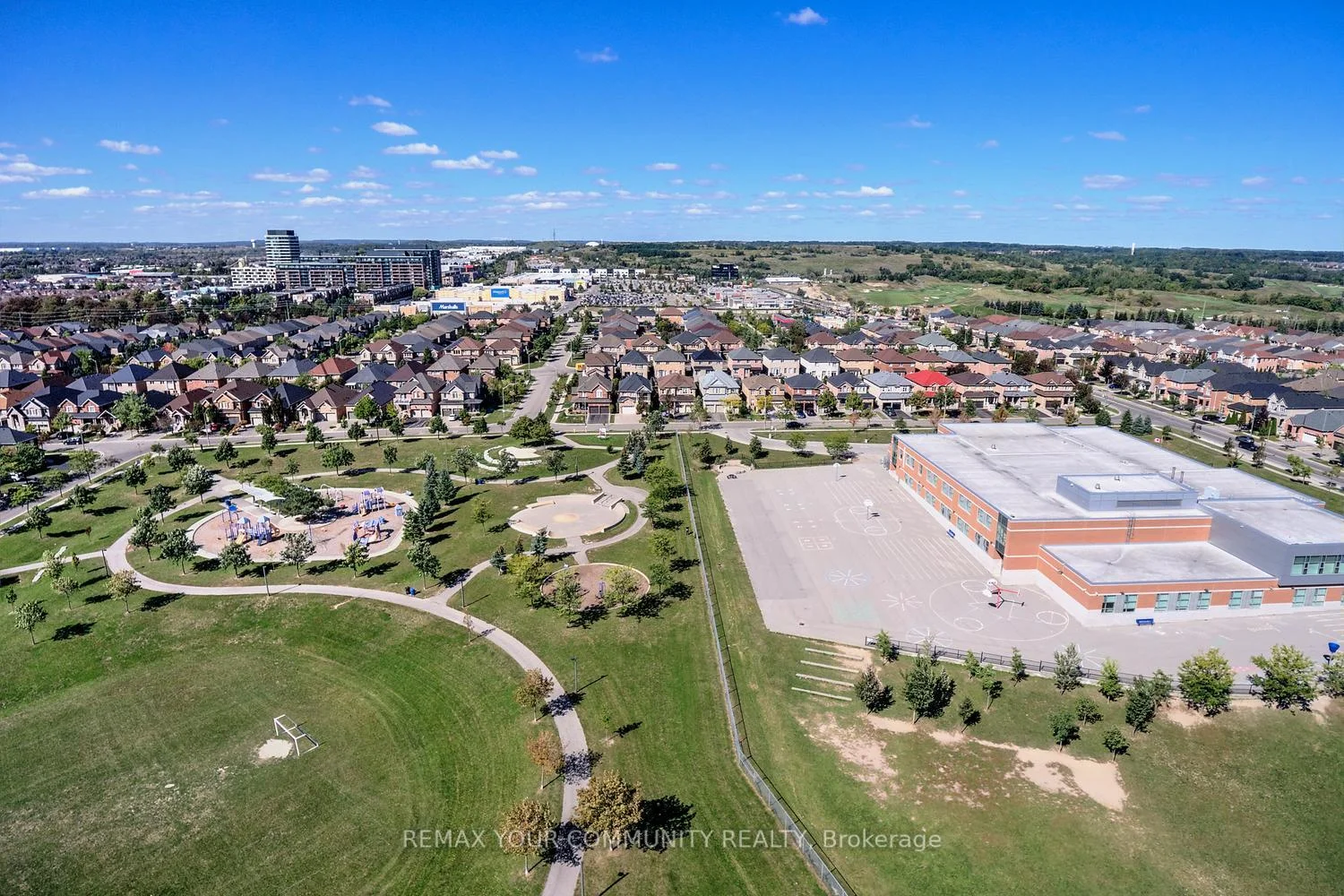 Photo 47 of 34 Petticoat Road, Vaughan, Patterson — HOMEH