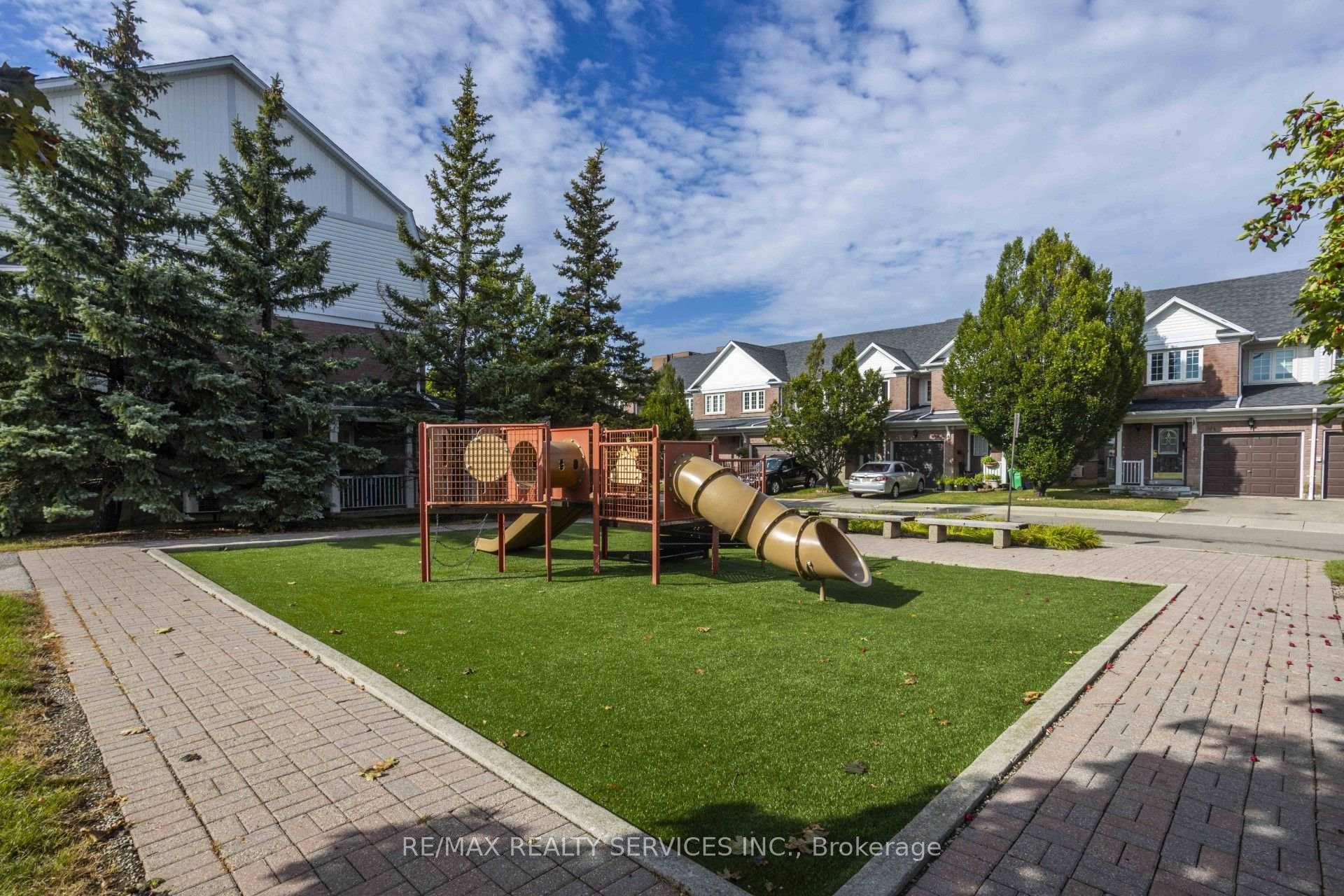 Photo 3 of Unit 65, 6830 Meadowvale Town Centre Circle, Mississauga, Meadowvale — HOMEH
