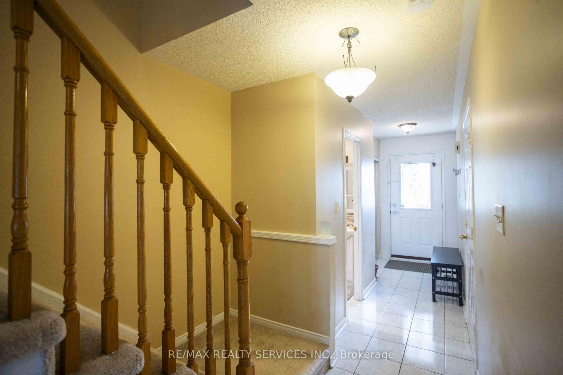 Photo 5 of Unit 65, 6830 Meadowvale Town Centre Circle, Mississauga, Meadowvale — HOMEH