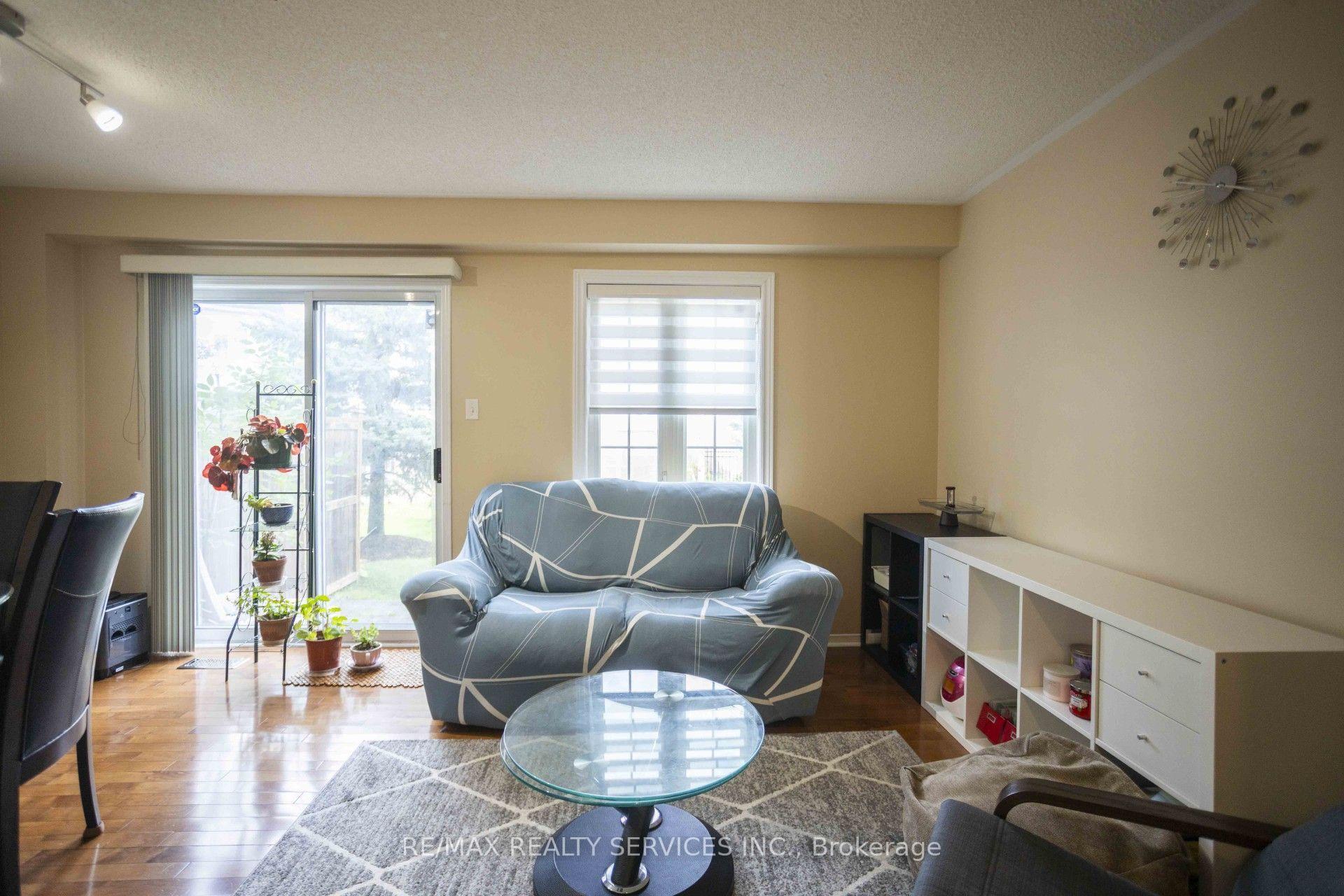 Photo 9 of Unit 65, 6830 Meadowvale Town Centre Circle, Mississauga, Meadowvale — HOMEH