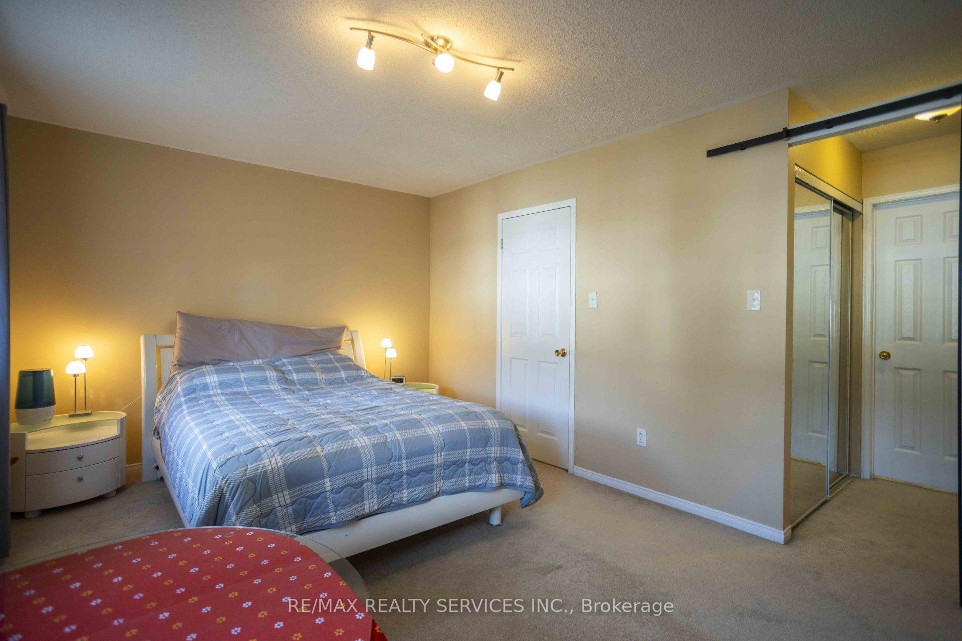 Photo 11 of Unit 65, 6830 Meadowvale Town Centre Circle, Mississauga, Meadowvale — HOMEH