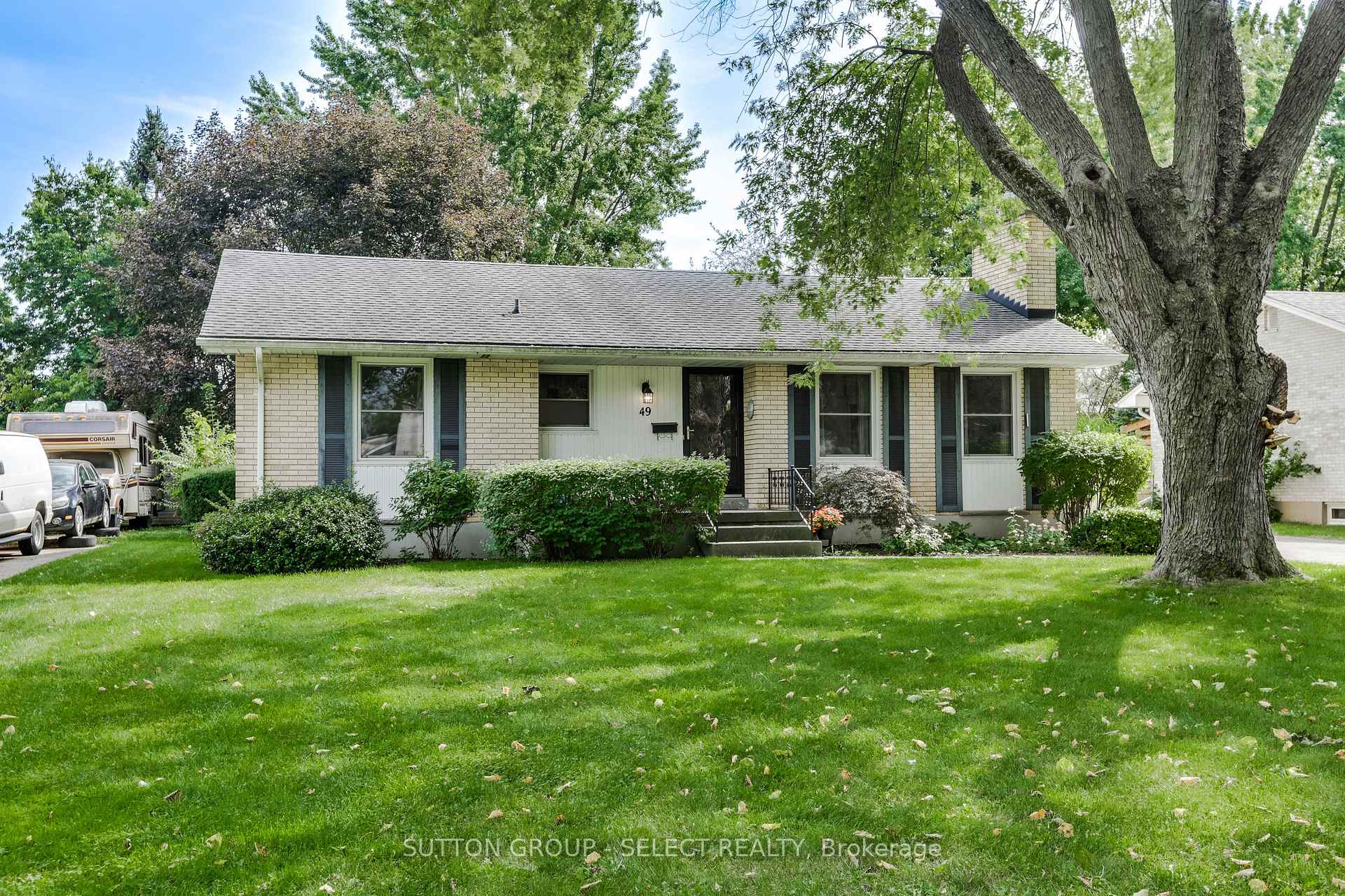 Photo 1 of 49 Mcleod Crescent, London, North H — HOMEH