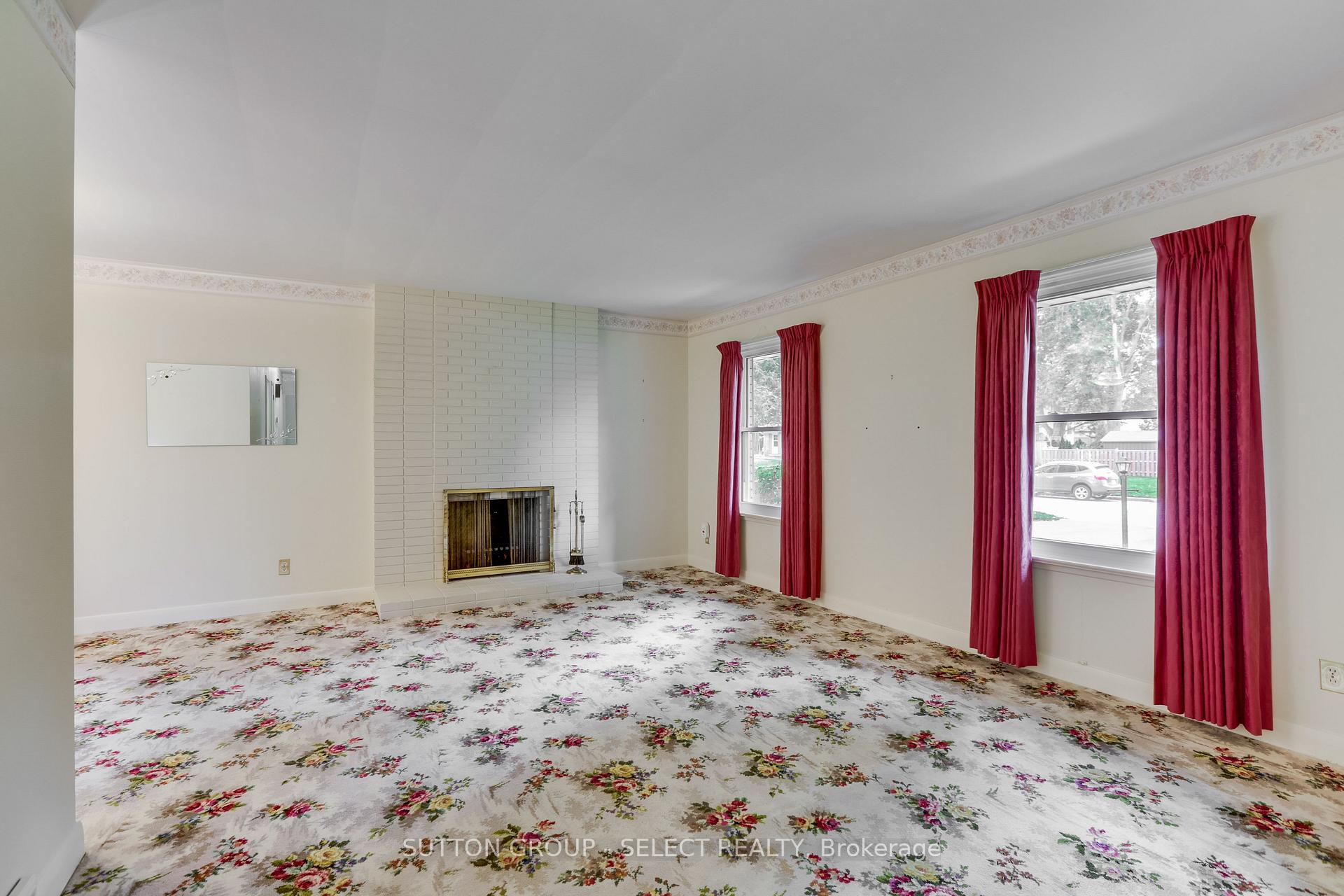 Photo 6 of 49 Mcleod Crescent, London, North H — HOMEH