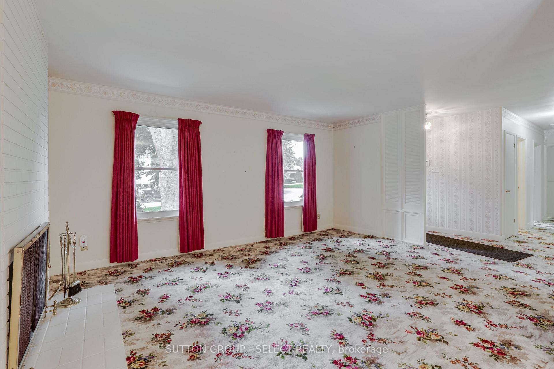 Photo 7 of 49 Mcleod Crescent, London, North H — HOMEH