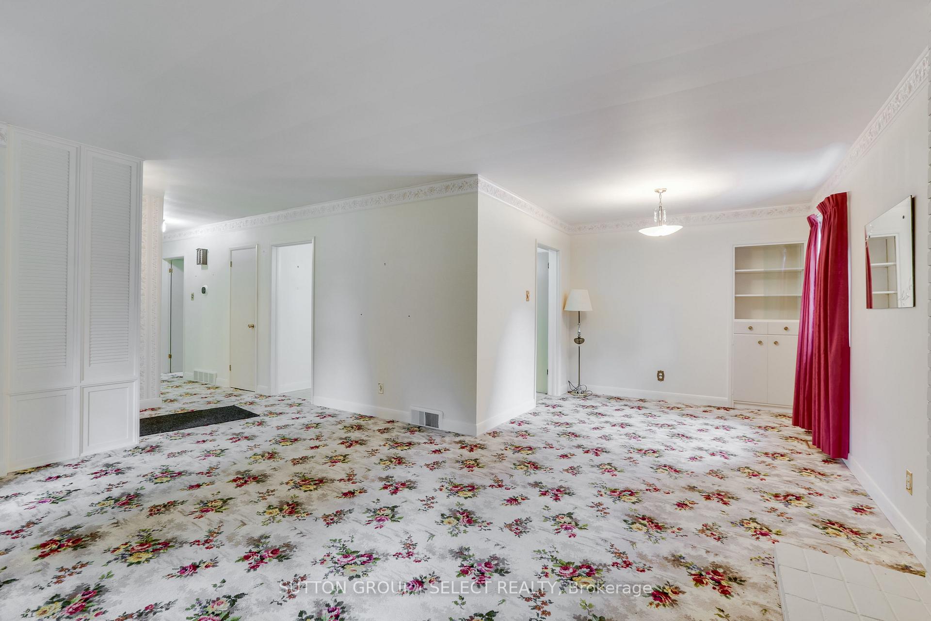 Photo 8 of 49 Mcleod Crescent, London, North H — HOMEH