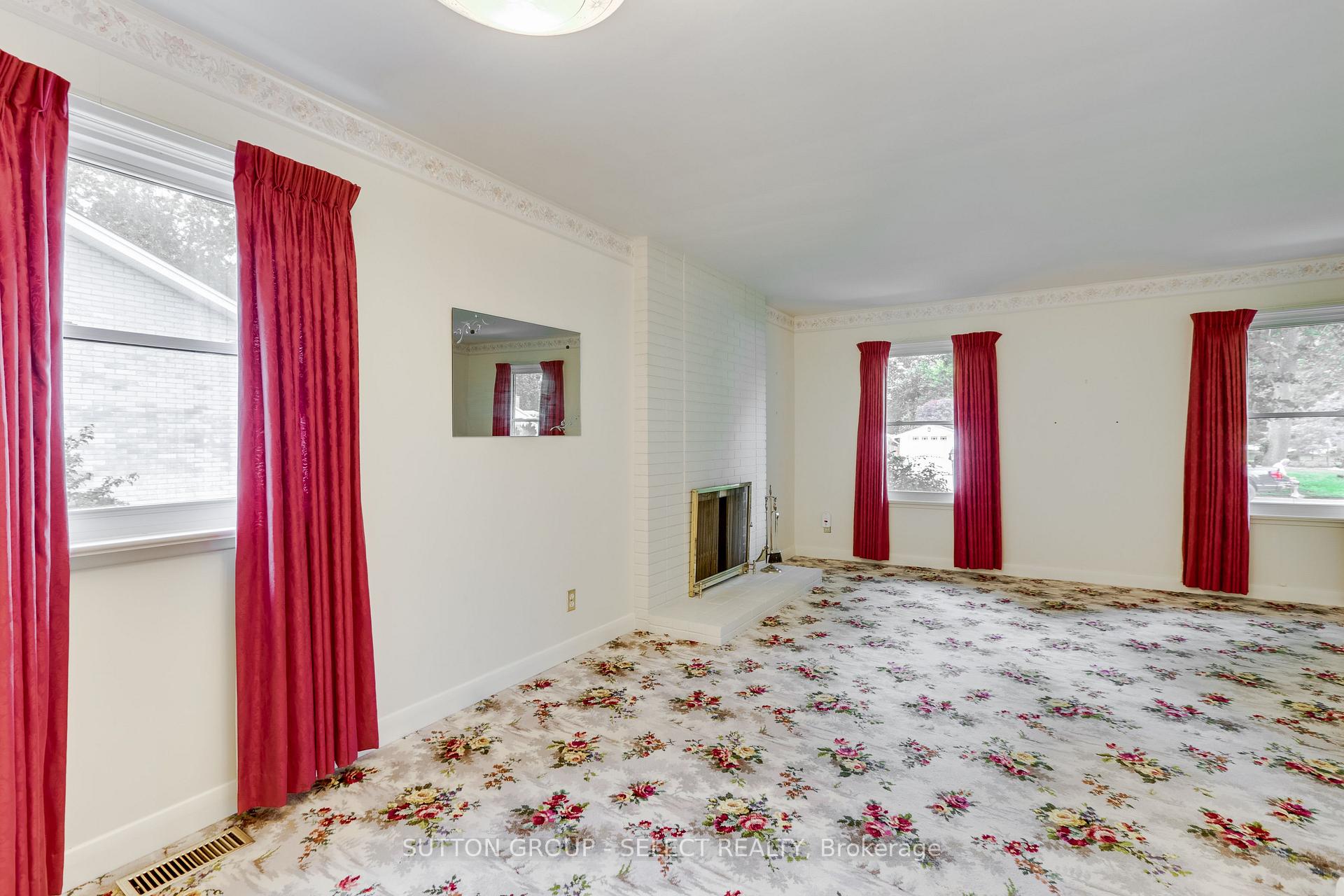 Photo 12 of 49 Mcleod Crescent, London, North H — HOMEH