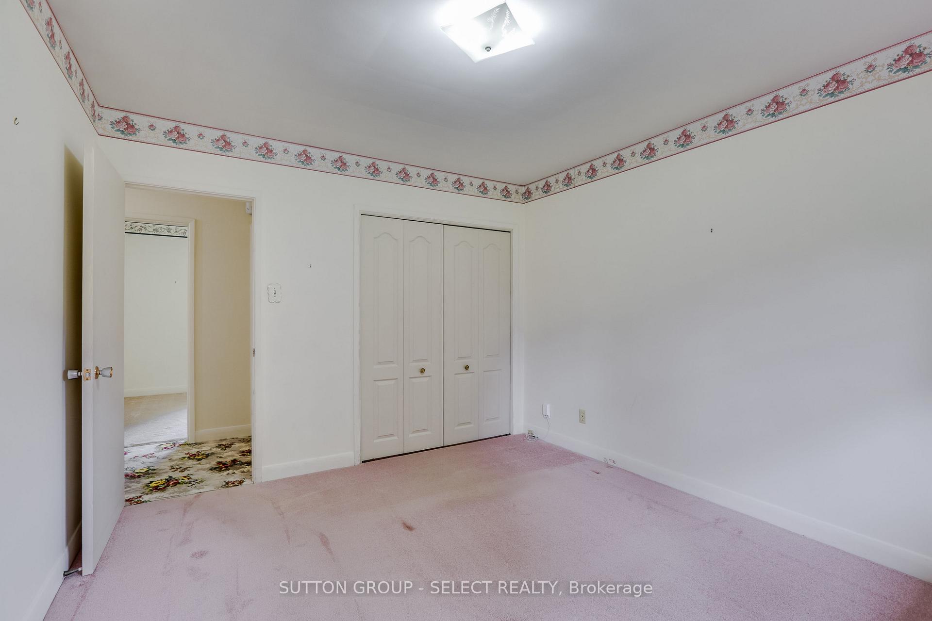 Photo 24 of 49 Mcleod Crescent, London, North H — HOMEH