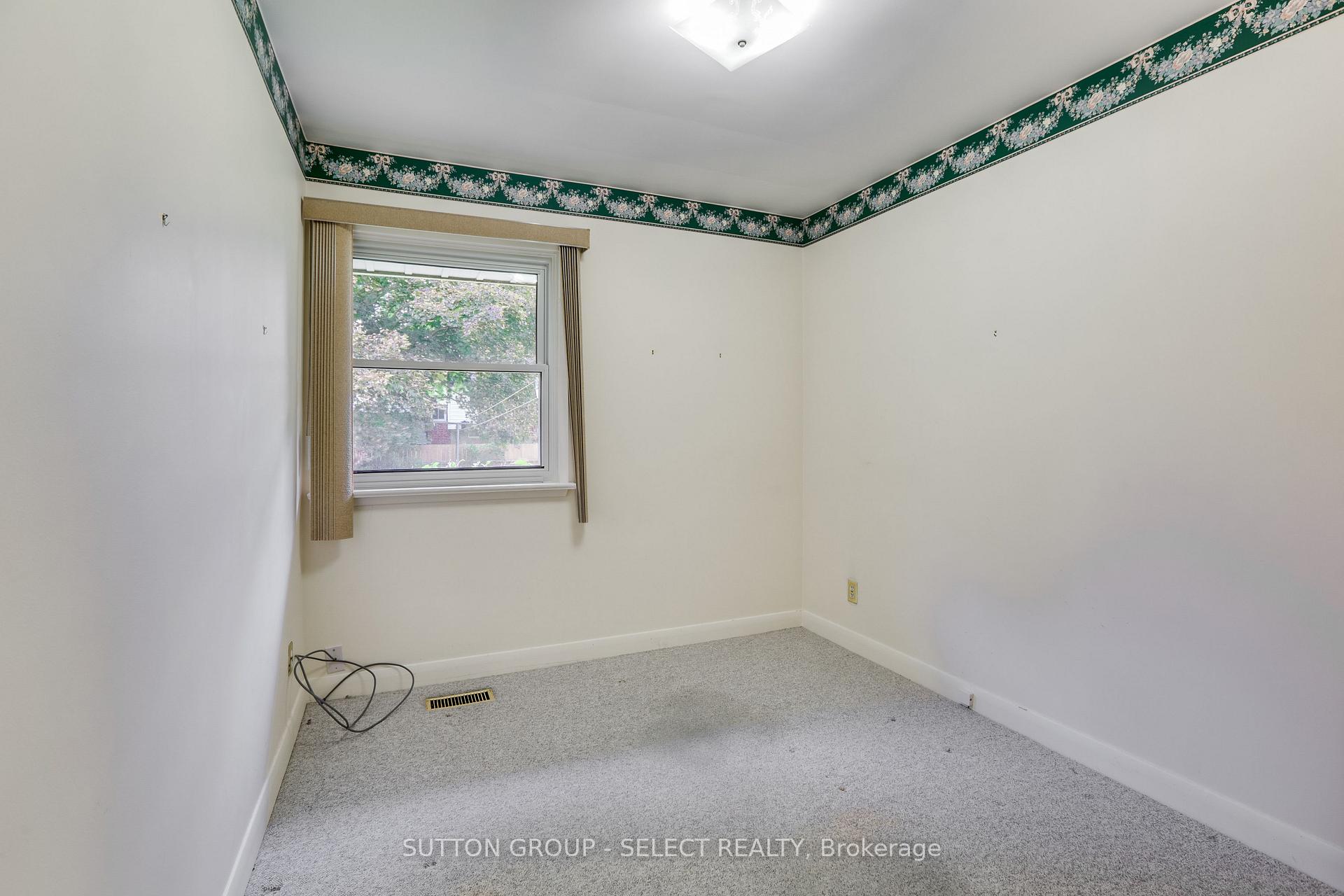 Photo 27 of 49 Mcleod Crescent, London, North H — HOMEH