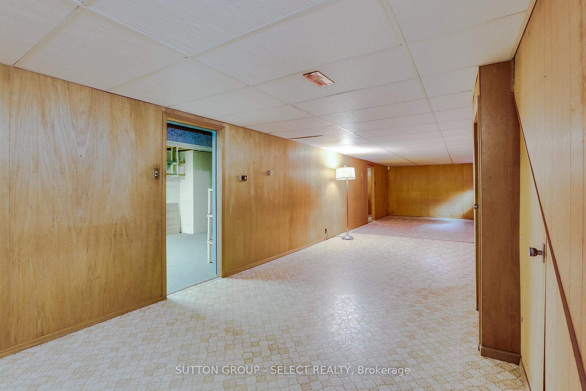 Photo 30 of 49 Mcleod Crescent, London, North H — HOMEH