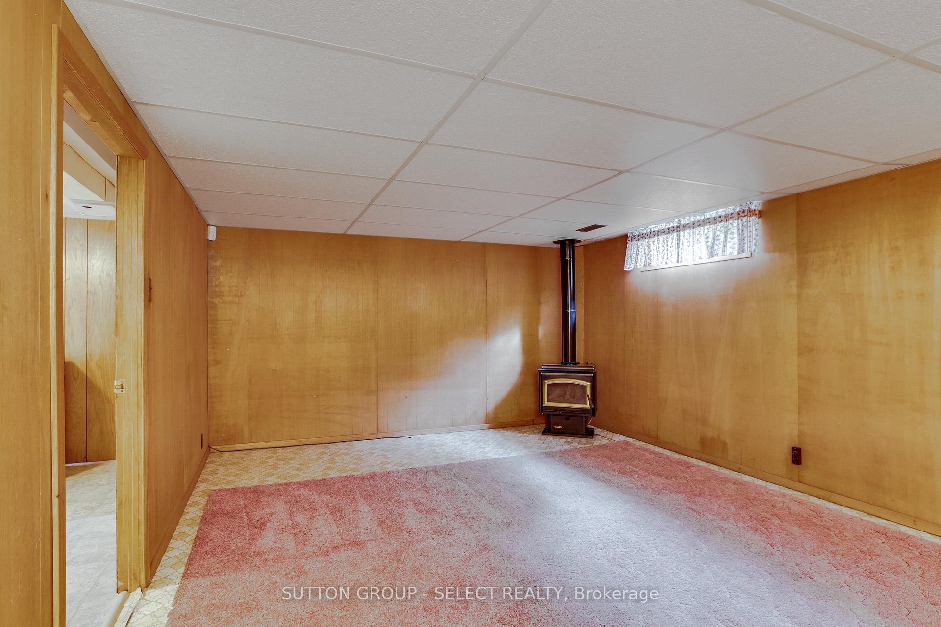 Photo 34 of 49 Mcleod Crescent, London, North H — HOMEH