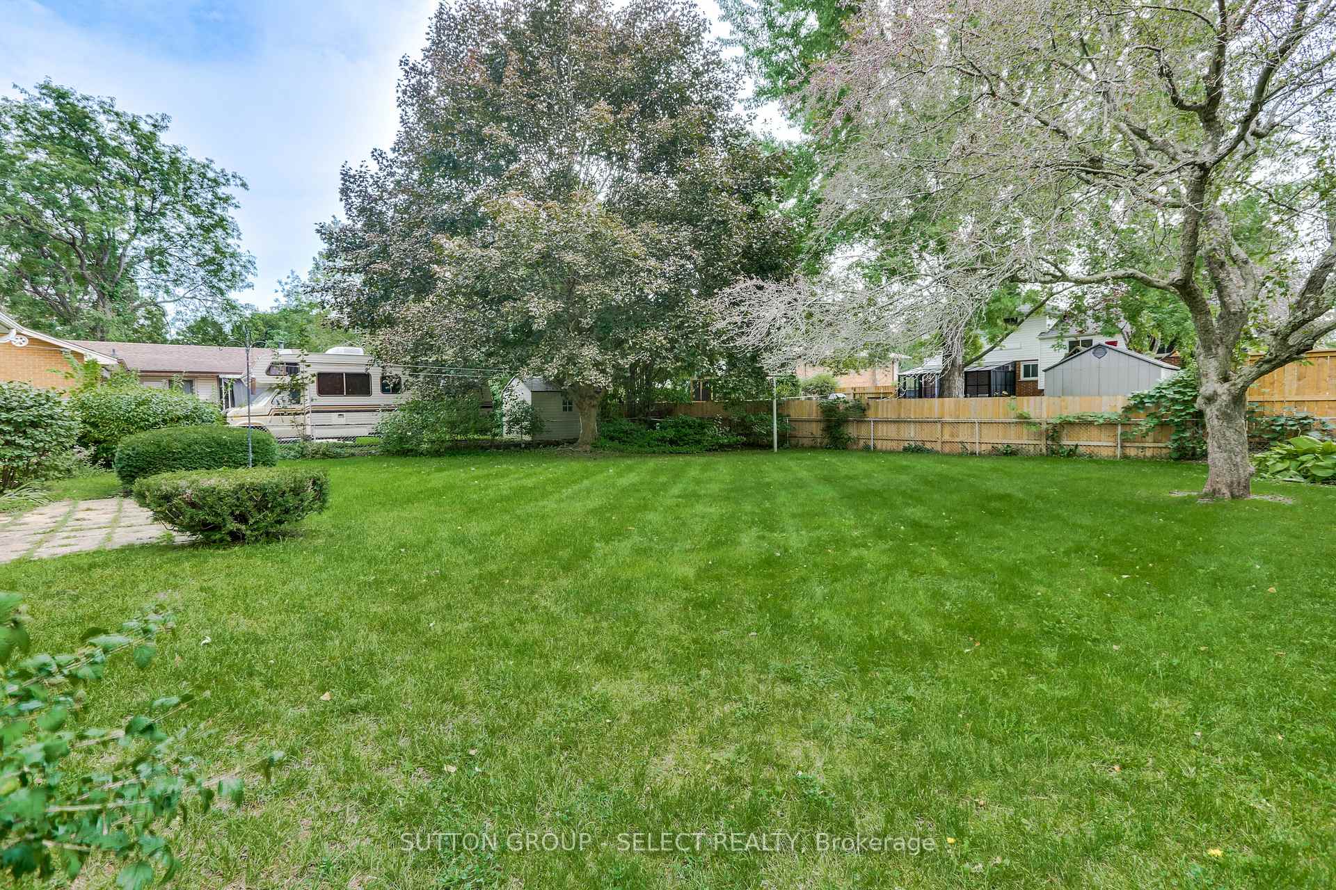 Photo 45 of 49 Mcleod Crescent, London, North H — HOMEH