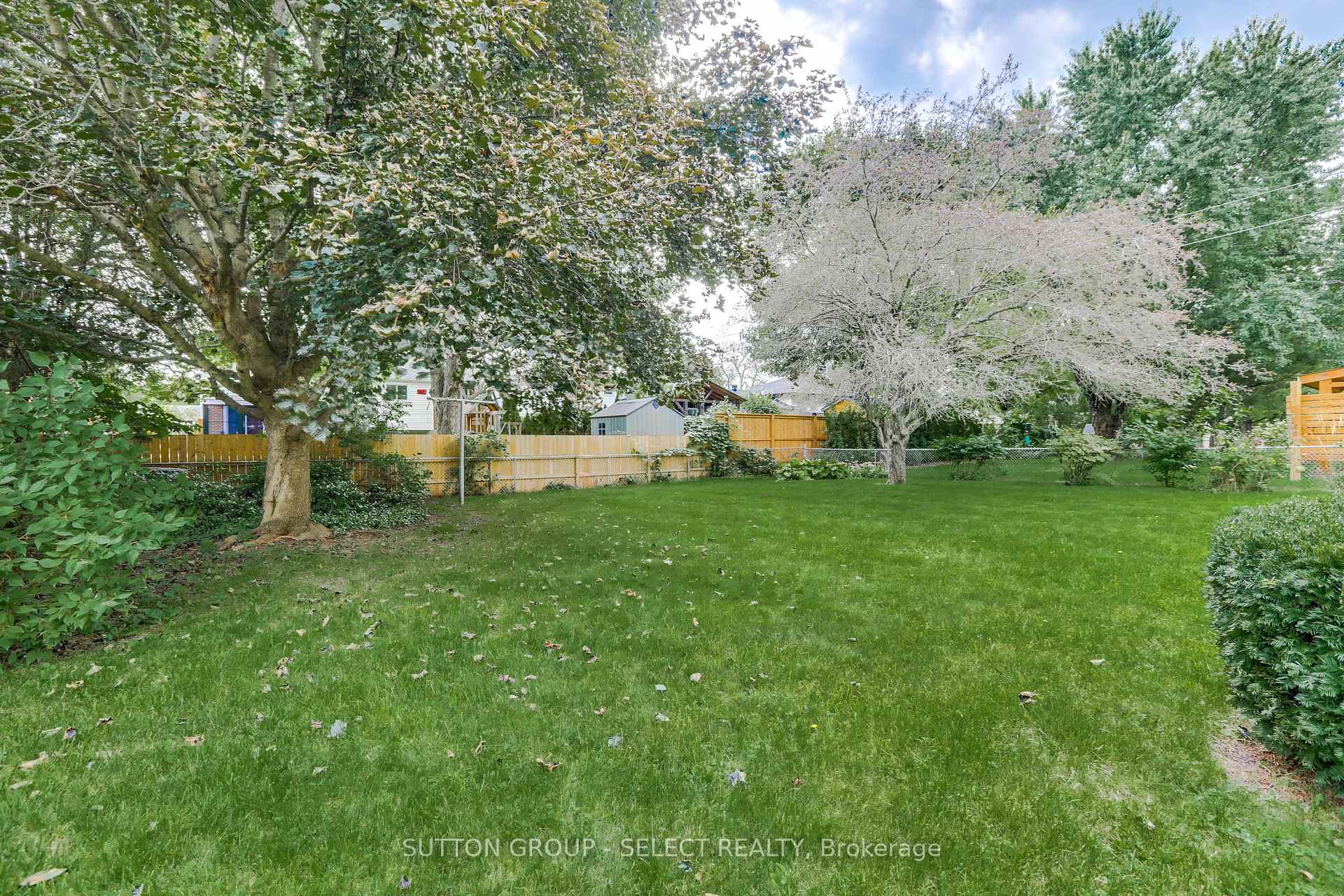 Photo 46 of 49 Mcleod Crescent, London, North H — HOMEH