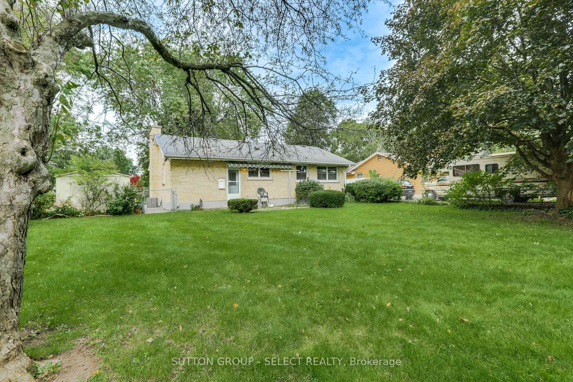 Photo 48 of 49 Mcleod Crescent, London, North H — HOMEH