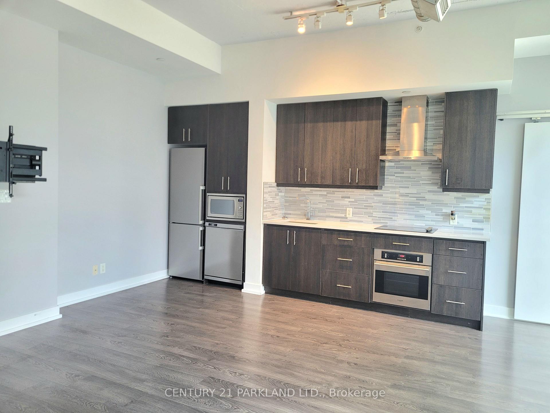 Photo 6 of Unit 403, 75 The Donway, North York, Banbury-Don Mills — HOMEH