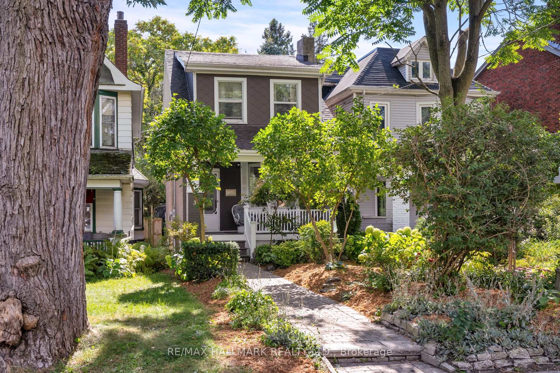 Photo 1 of 31 Cassels Avenue, Toronto, East End-Danforth — HOMEH