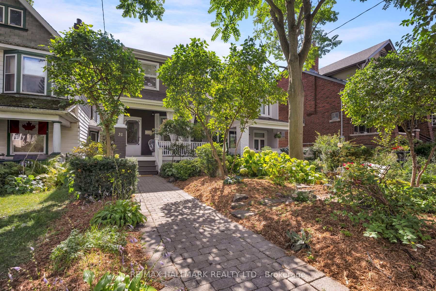 Photo 3 of 31 Cassels Avenue, Toronto, East End-Danforth — HOMEH