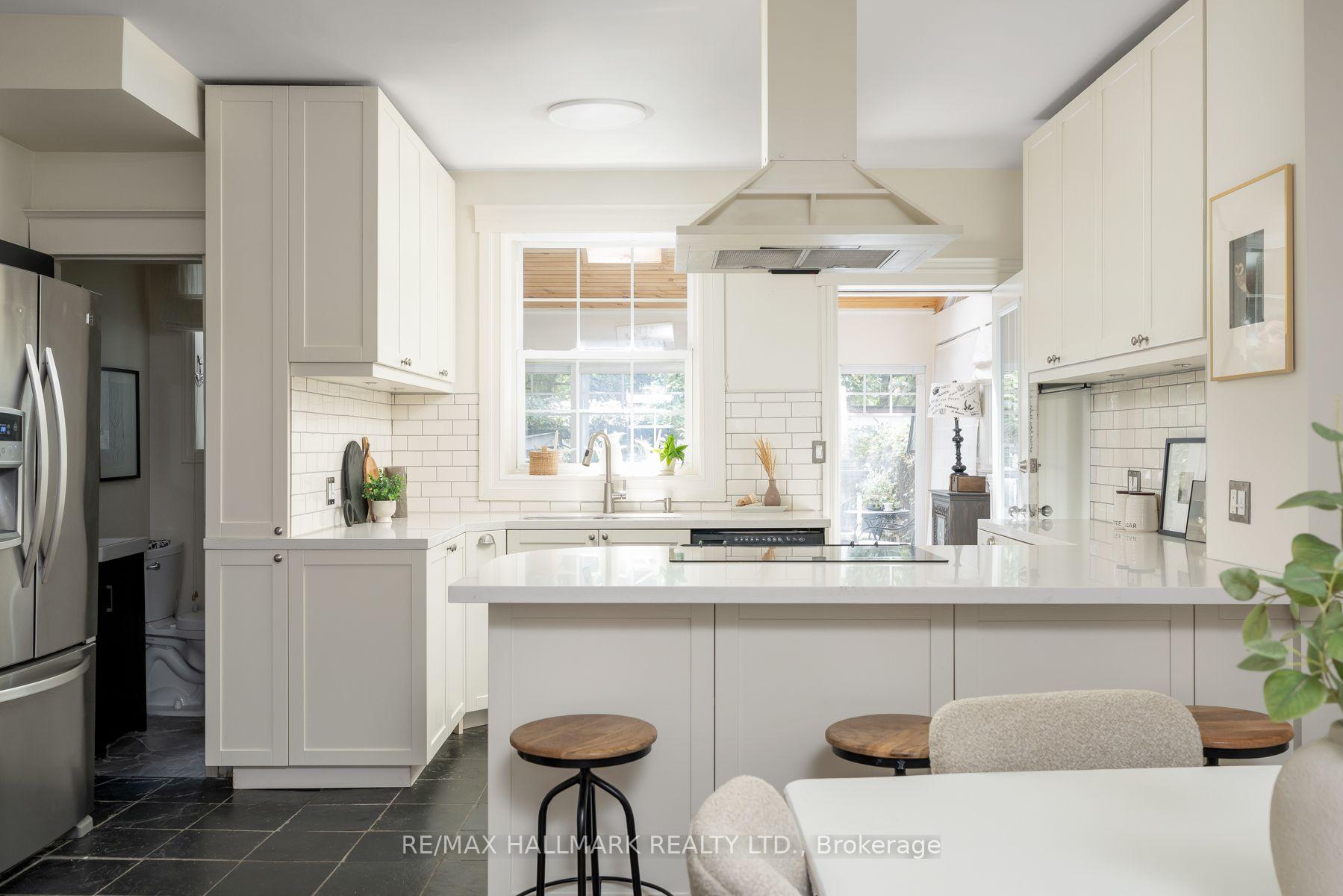 Photo 20 of 31 Cassels Avenue, Toronto, East End-Danforth — HOMEH