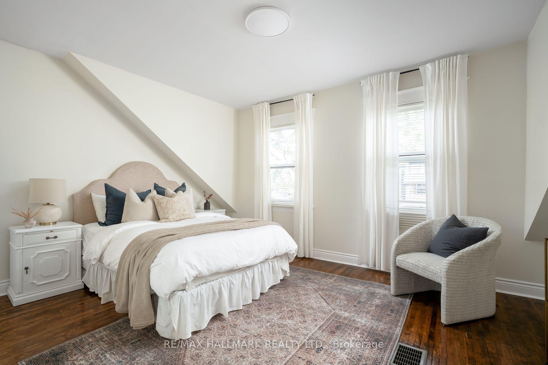 Photo 34 of 31 Cassels Avenue, Toronto, East End-Danforth — HOMEH