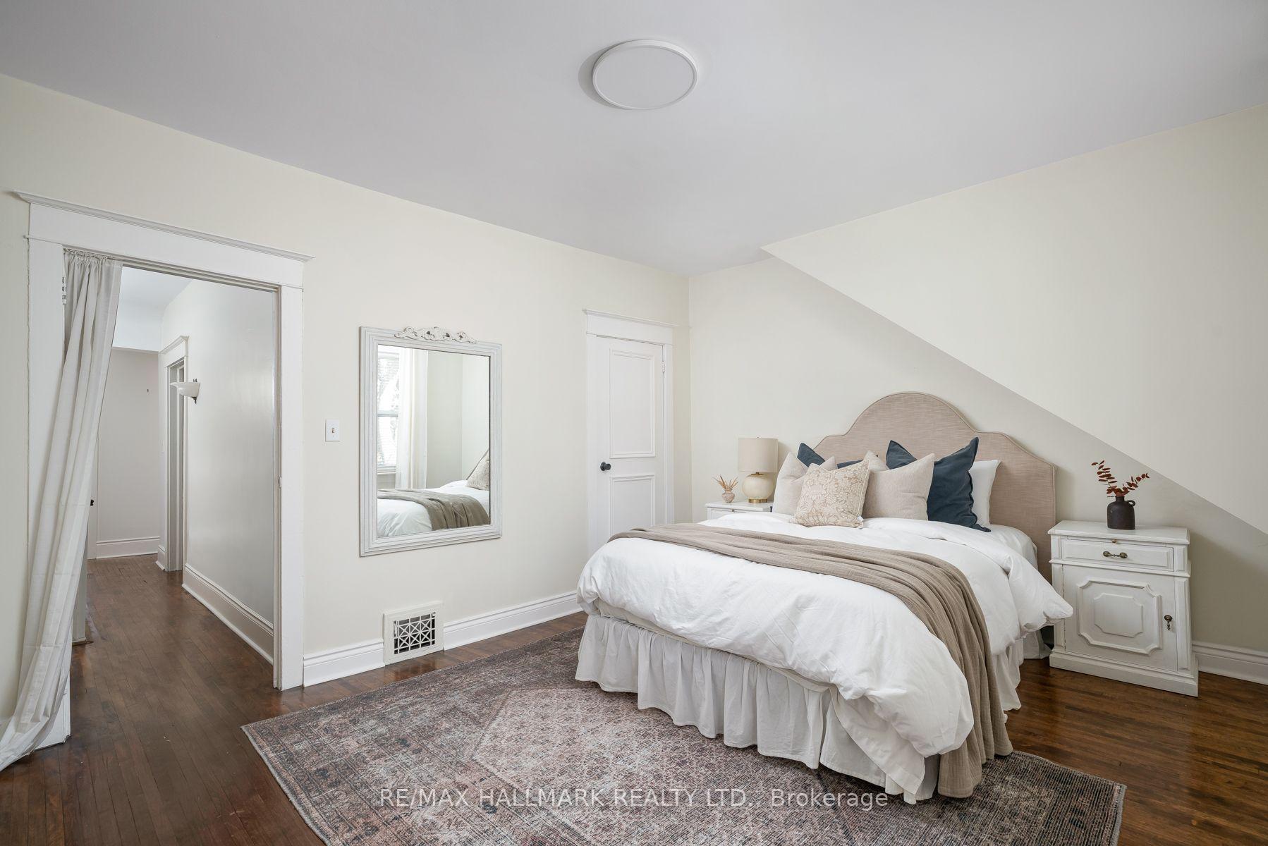 Photo 36 of 31 Cassels Avenue, Toronto, East End-Danforth — HOMEH