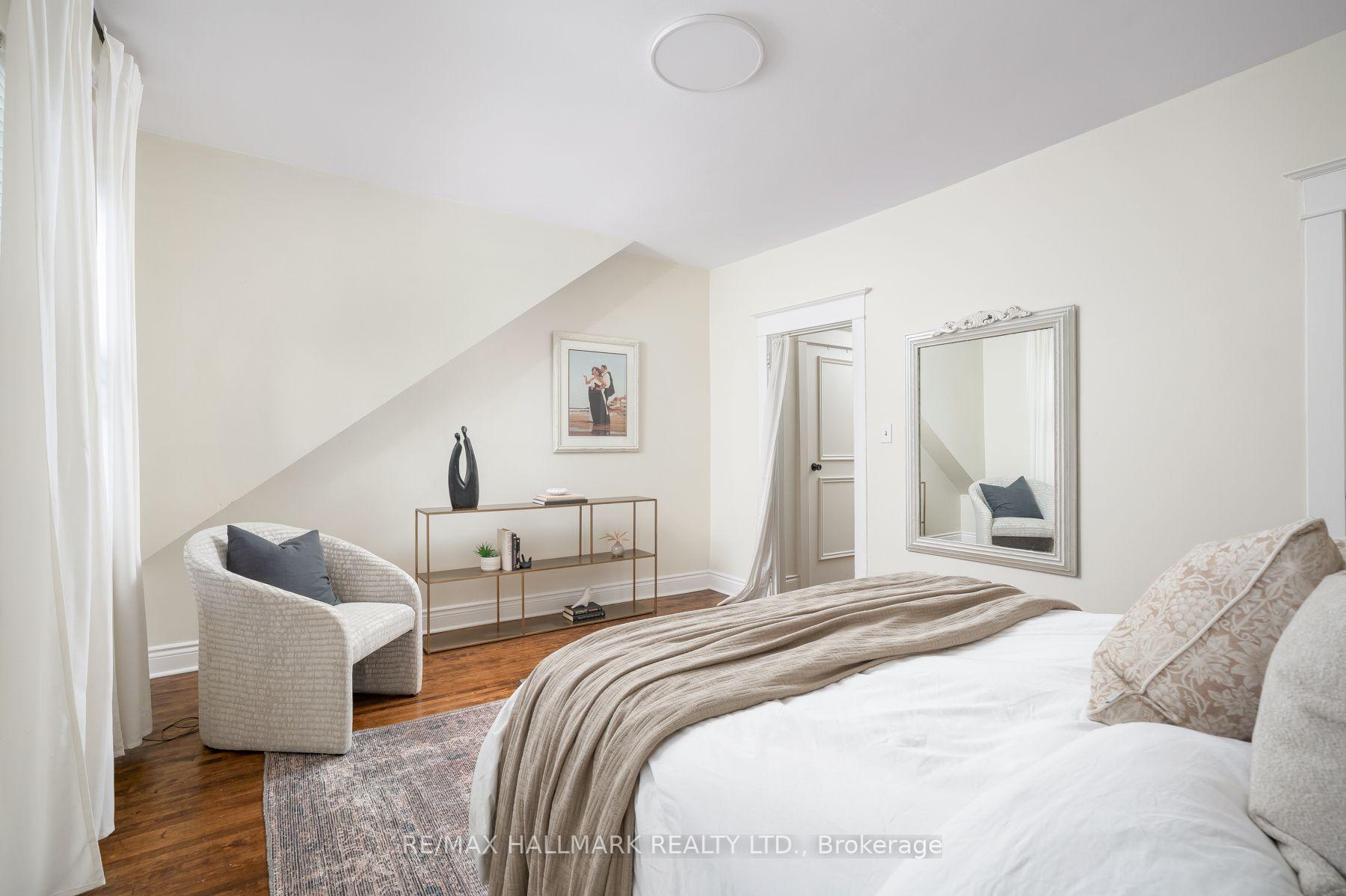 Photo 37 of 31 Cassels Avenue, Toronto, East End-Danforth — HOMEH