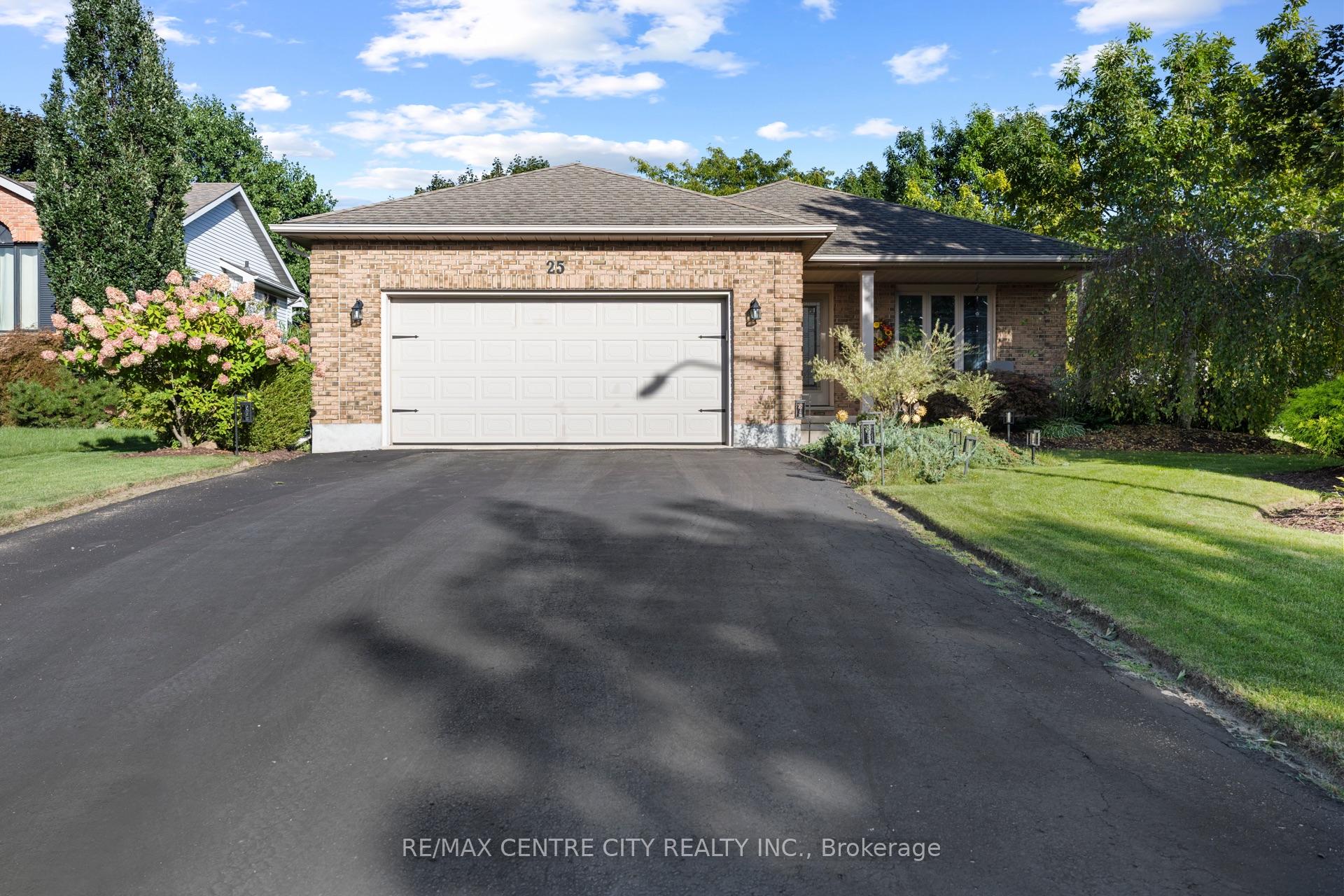 Photo 2 of 25 Daugherty Drive, St. Thomas — HOMEH
