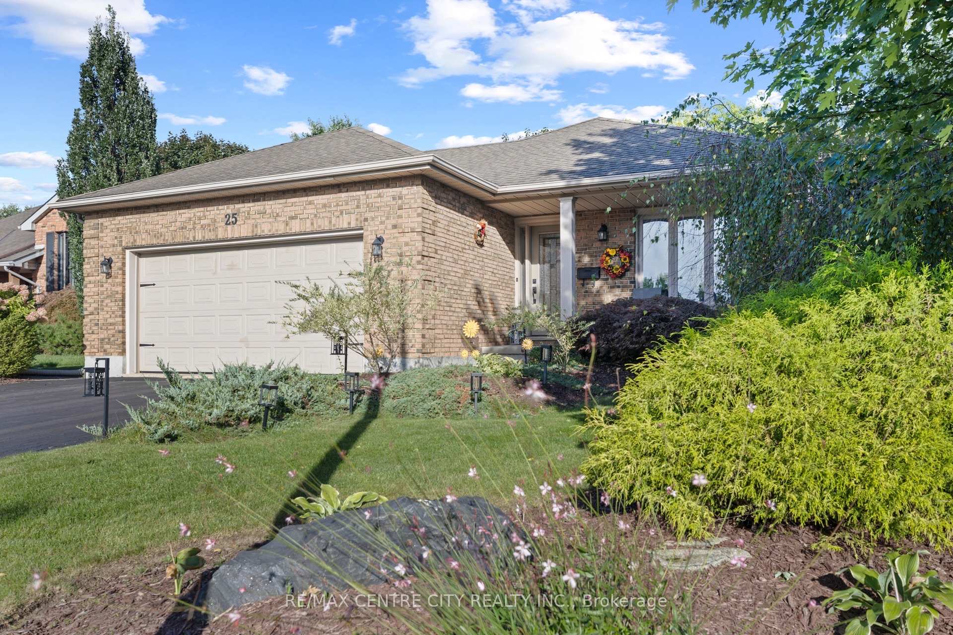 Photo 3 of 25 Daugherty Drive, St. Thomas — HOMEH