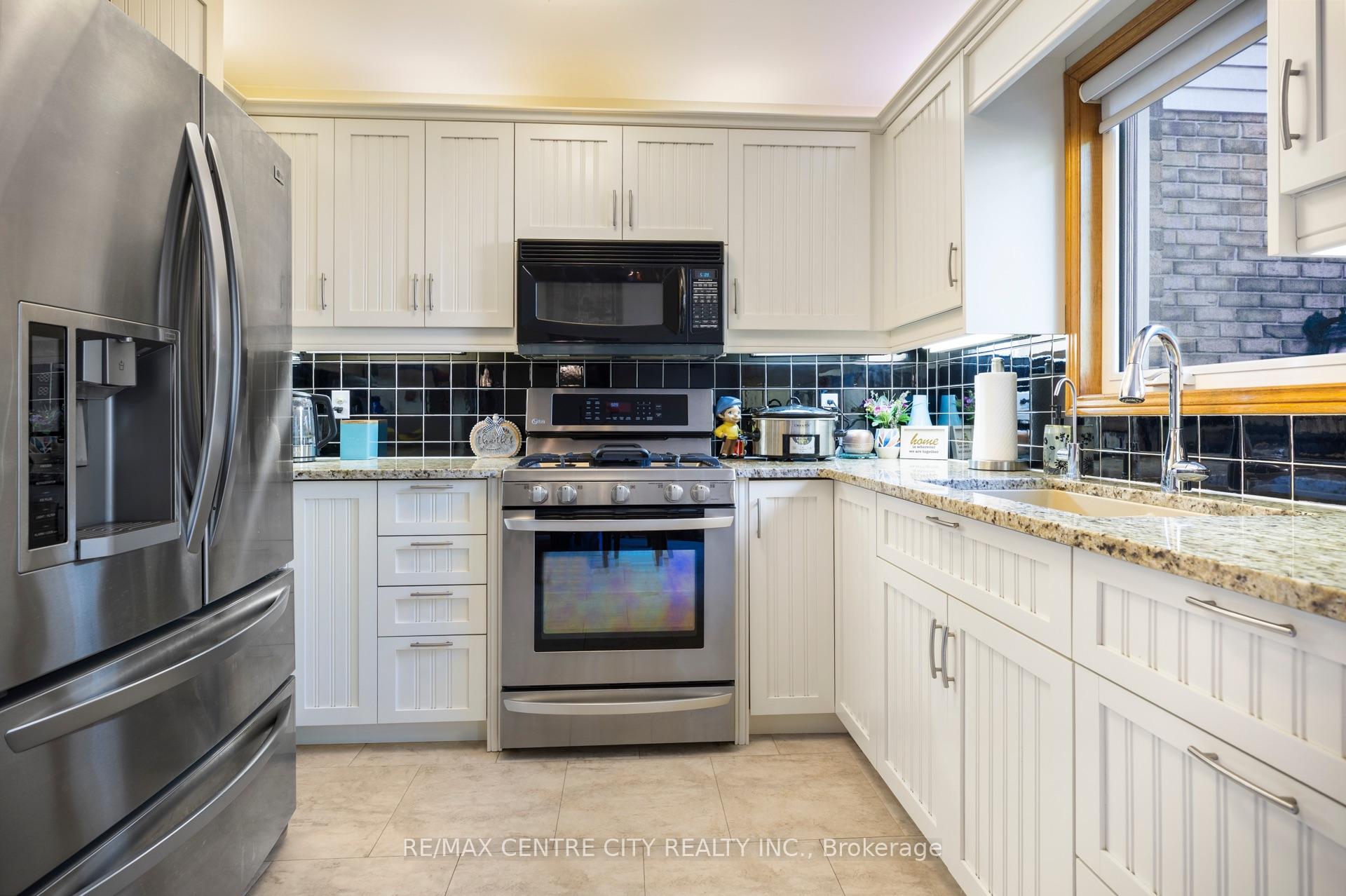 Photo 12 of 25 Daugherty Drive, St. Thomas — HOMEH