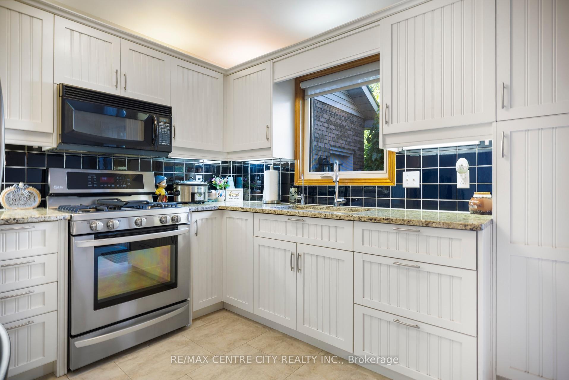 Photo 13 of 25 Daugherty Drive, St. Thomas — HOMEH