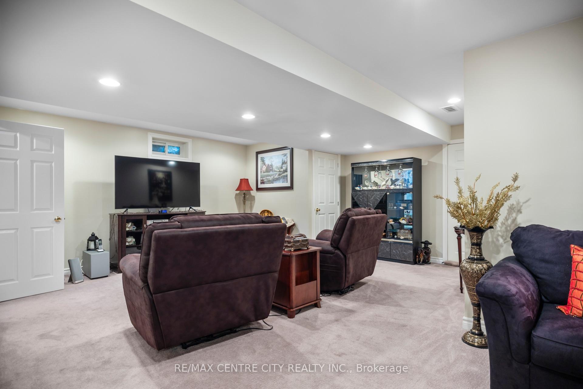Photo 25 of 25 Daugherty Drive, St. Thomas — HOMEH