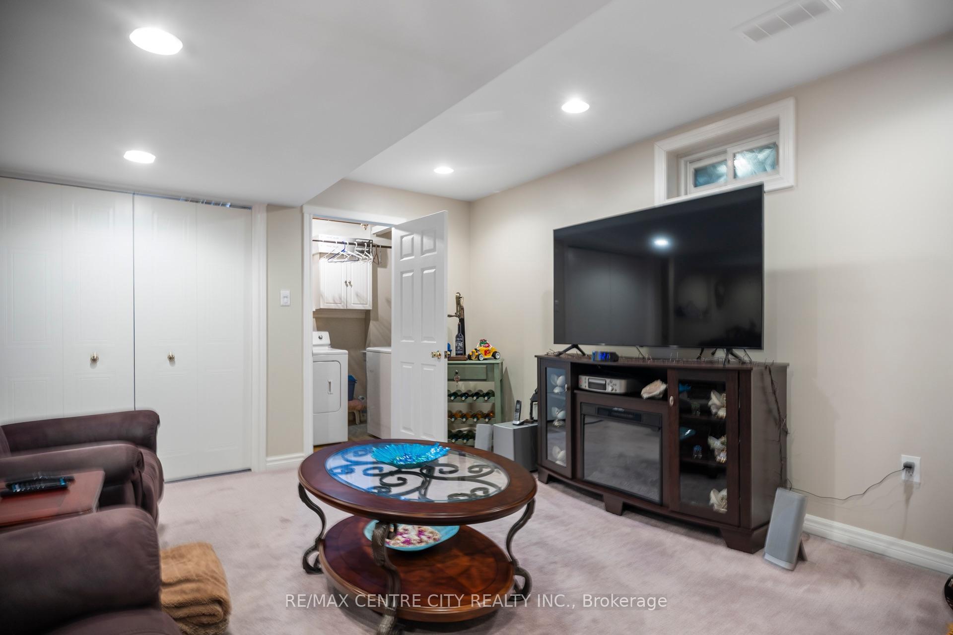 Photo 26 of 25 Daugherty Drive, St. Thomas — HOMEH