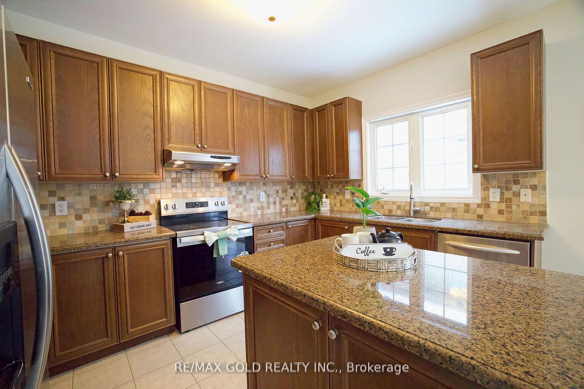 Photo 12 of 69 Calderstone Road, Brampton, Bram East — HOMEH