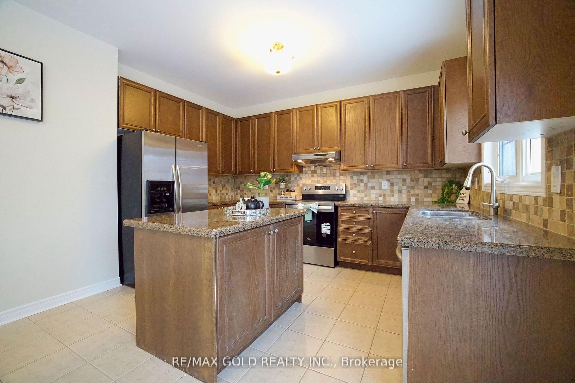 Photo 13 of 69 Calderstone Road, Brampton, Bram East — HOMEH