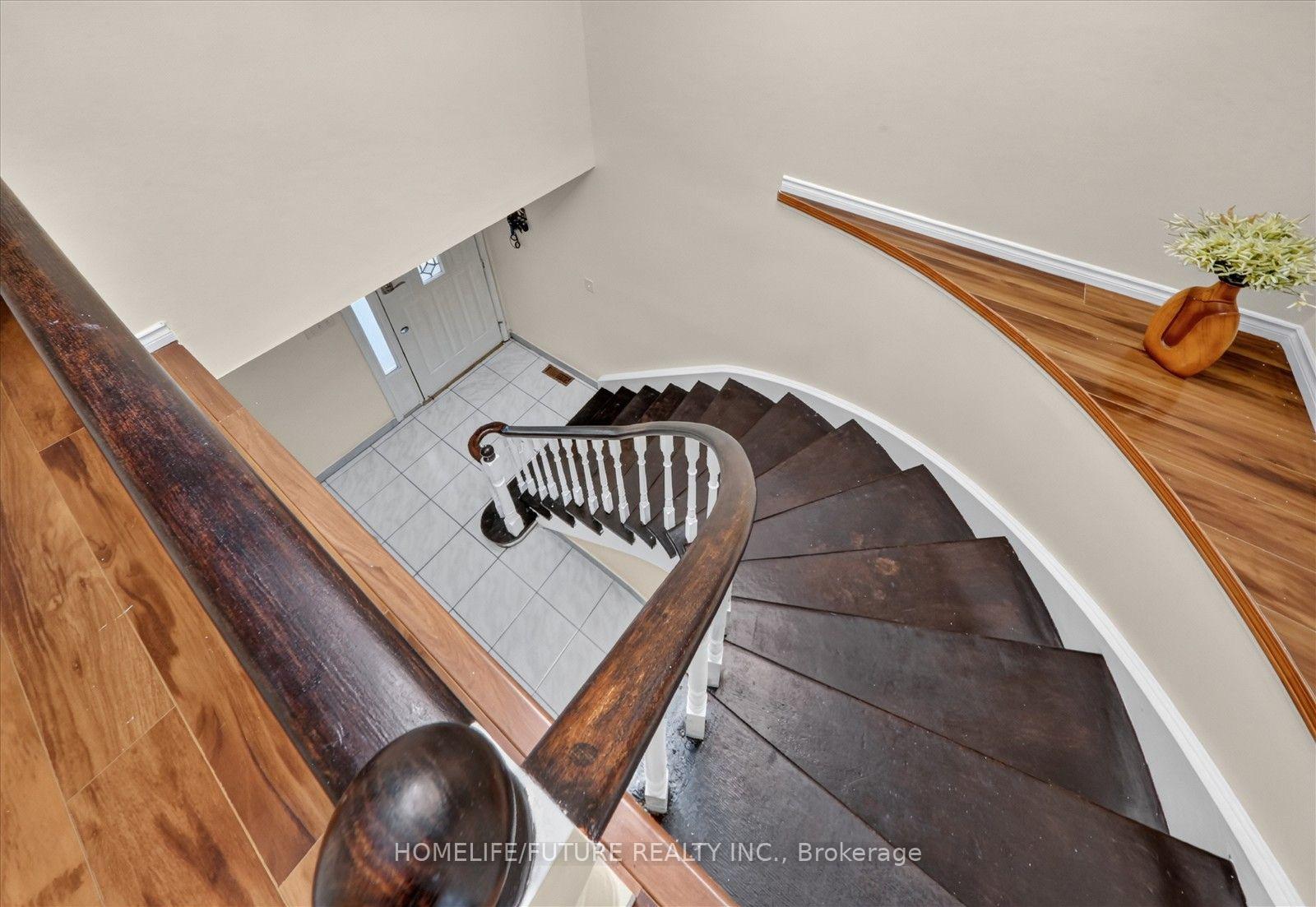 Photo 21 of 63 Chloe Crescent, Markham, Middlefield — HOMEH