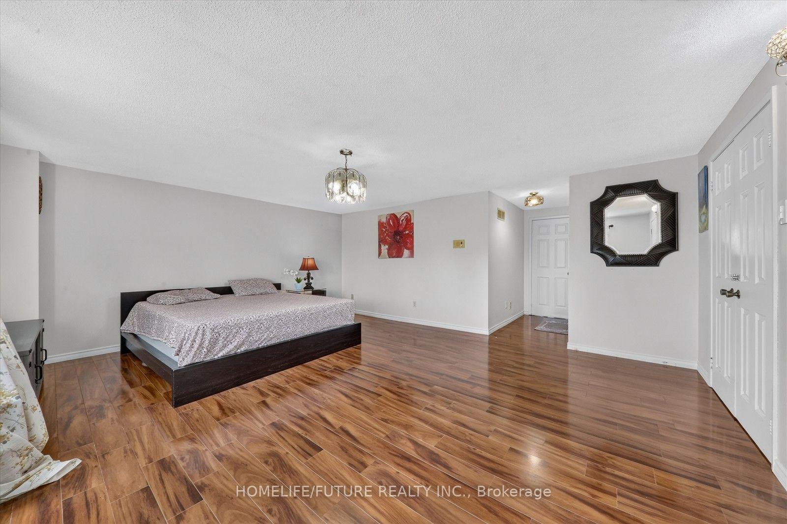 Photo 25 of 63 Chloe Crescent, Markham, Middlefield — HOMEH