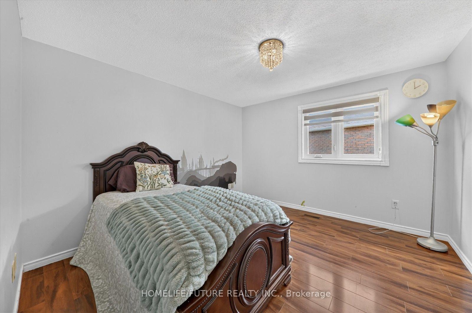 Photo 31 of 63 Chloe Crescent, Markham, Middlefield — HOMEH
