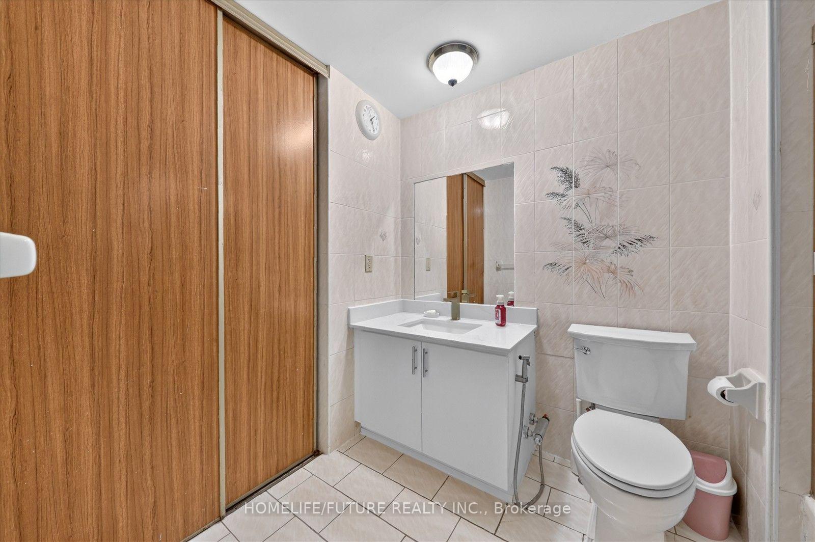 Photo 33 of 63 Chloe Crescent, Markham, Middlefield — HOMEH