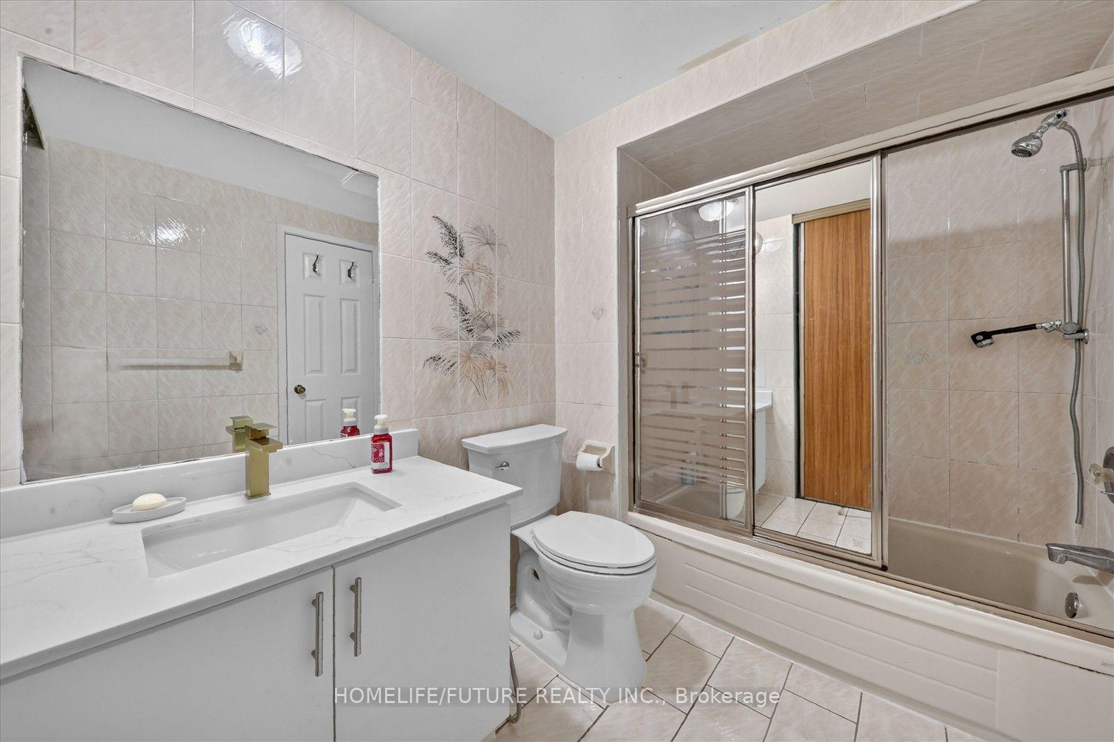 Photo 34 of 63 Chloe Crescent, Markham, Middlefield — HOMEH