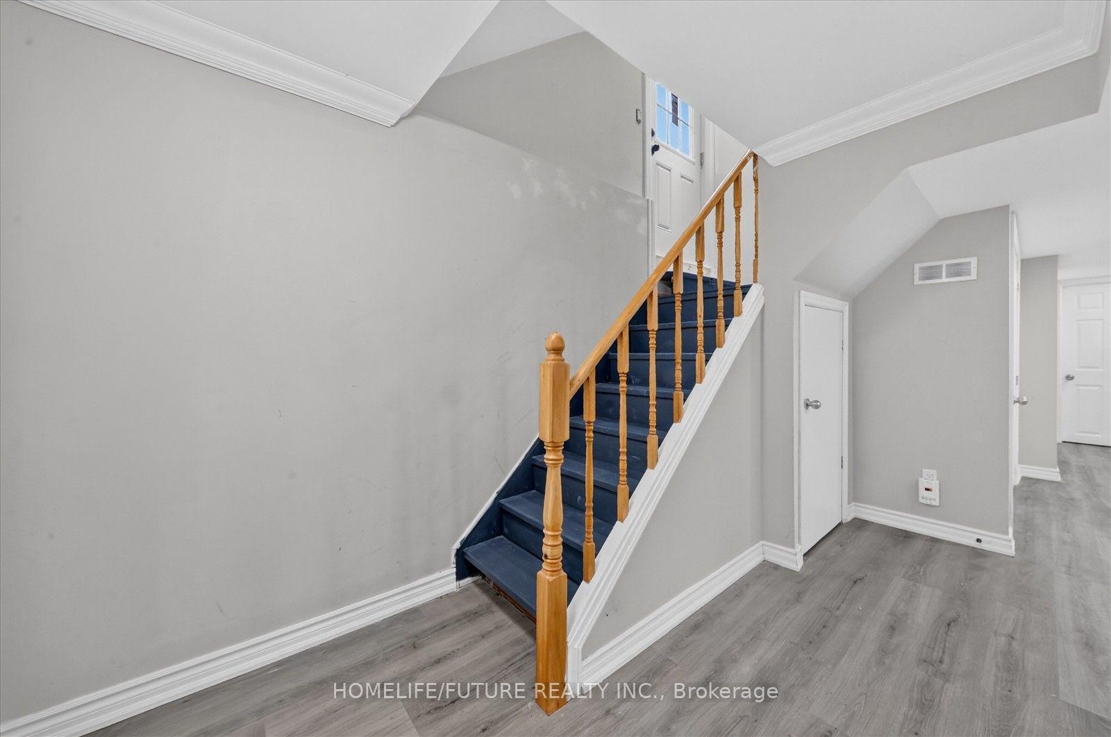 Photo 36 of 63 Chloe Crescent, Markham, Middlefield — HOMEH