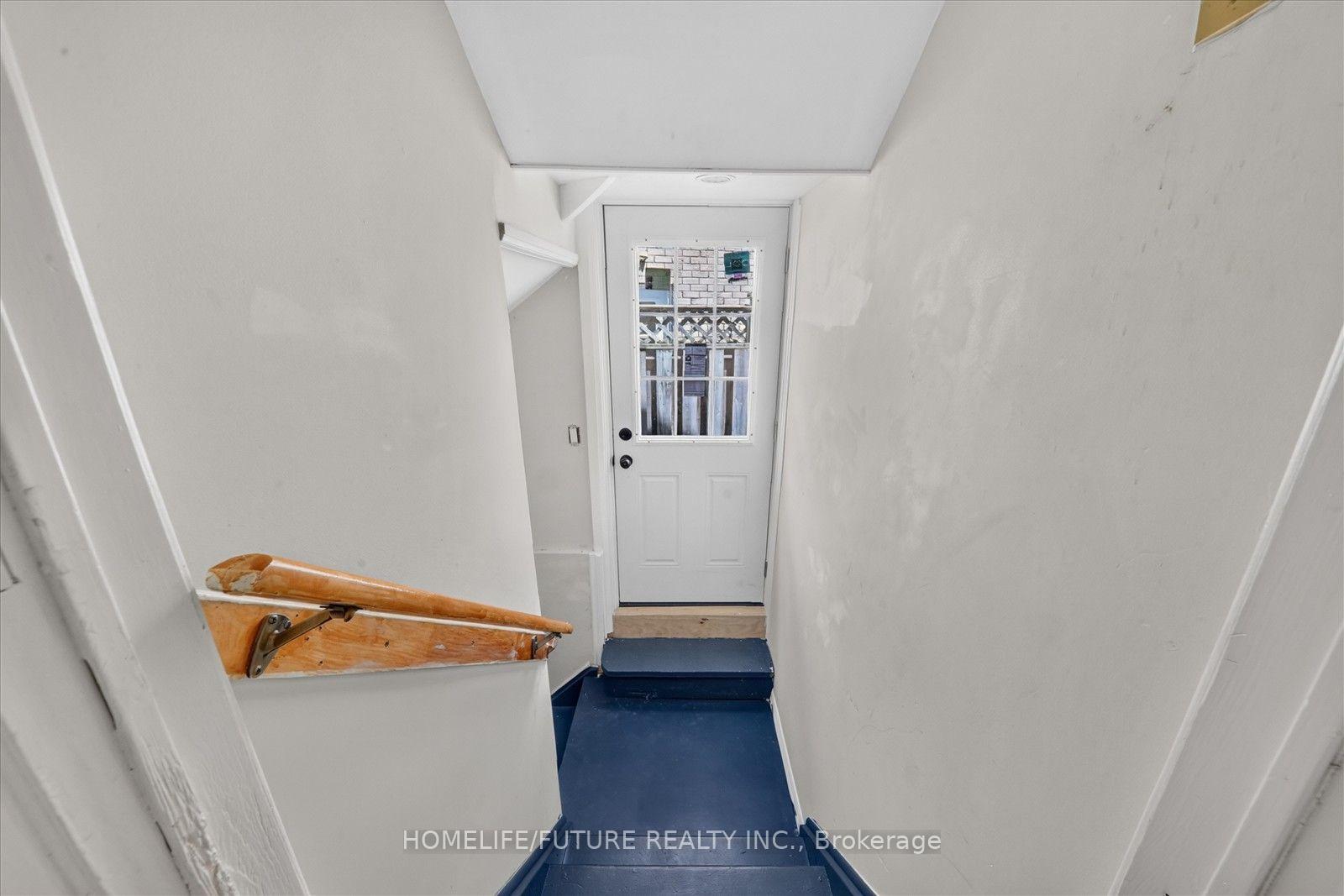 Photo 35 of 63 Chloe Crescent, Markham, Middlefield — HOMEH