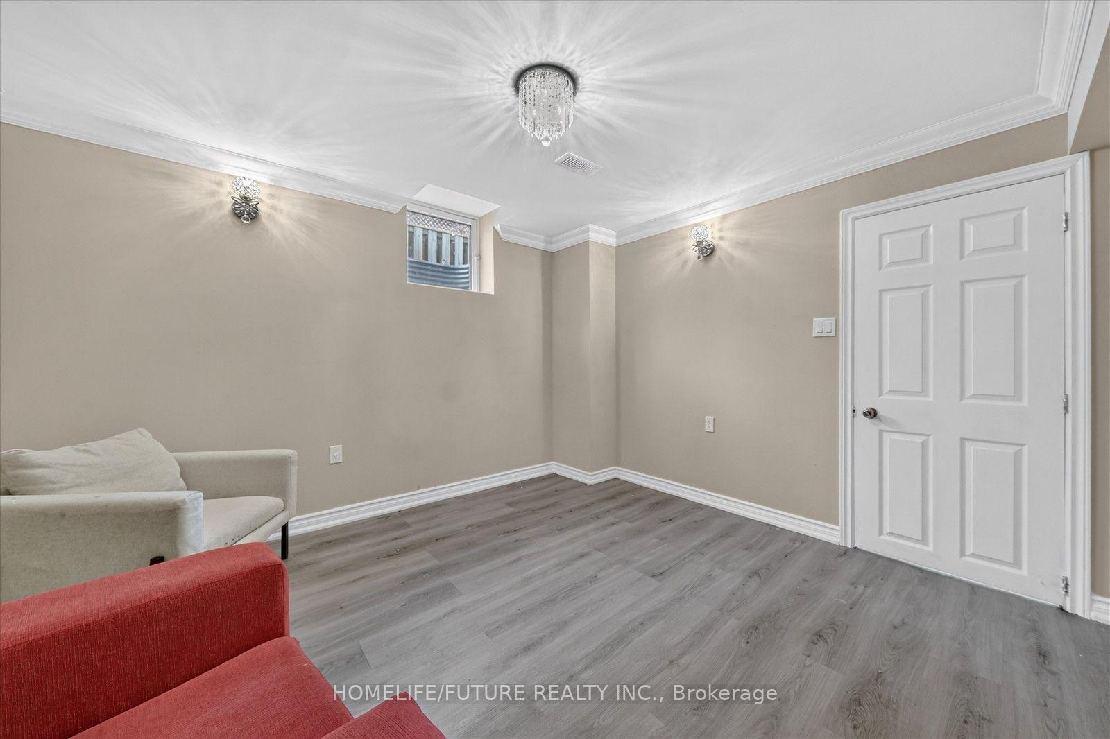 Photo 38 of 63 Chloe Crescent, Markham, Middlefield — HOMEH