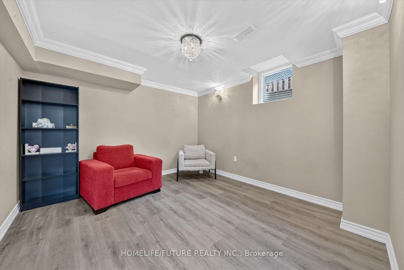 Photo 39 of 63 Chloe Crescent, Markham, Middlefield — HOMEH
