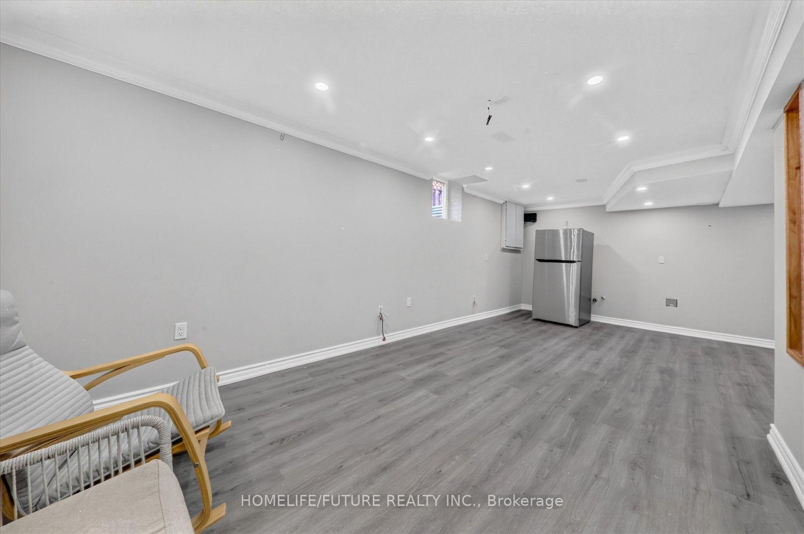 Photo 41 of 63 Chloe Crescent, Markham, Middlefield — HOMEH