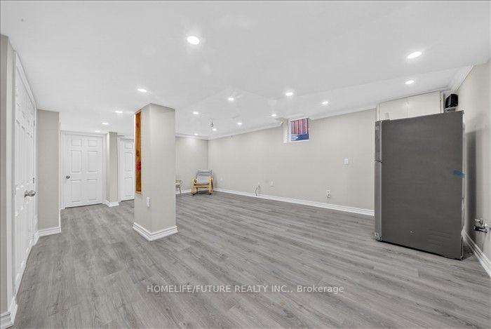 Photo 42 of 63 Chloe Crescent, Markham, Middlefield — HOMEH
