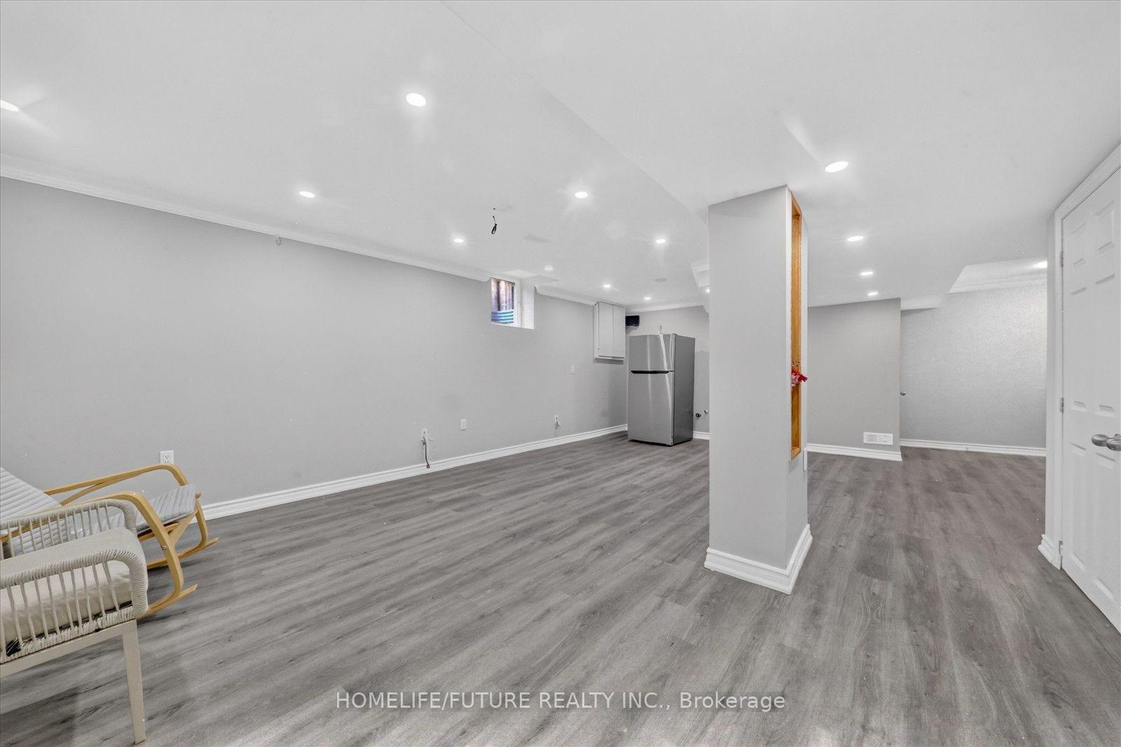 Photo 43 of 63 Chloe Crescent, Markham, Middlefield — HOMEH