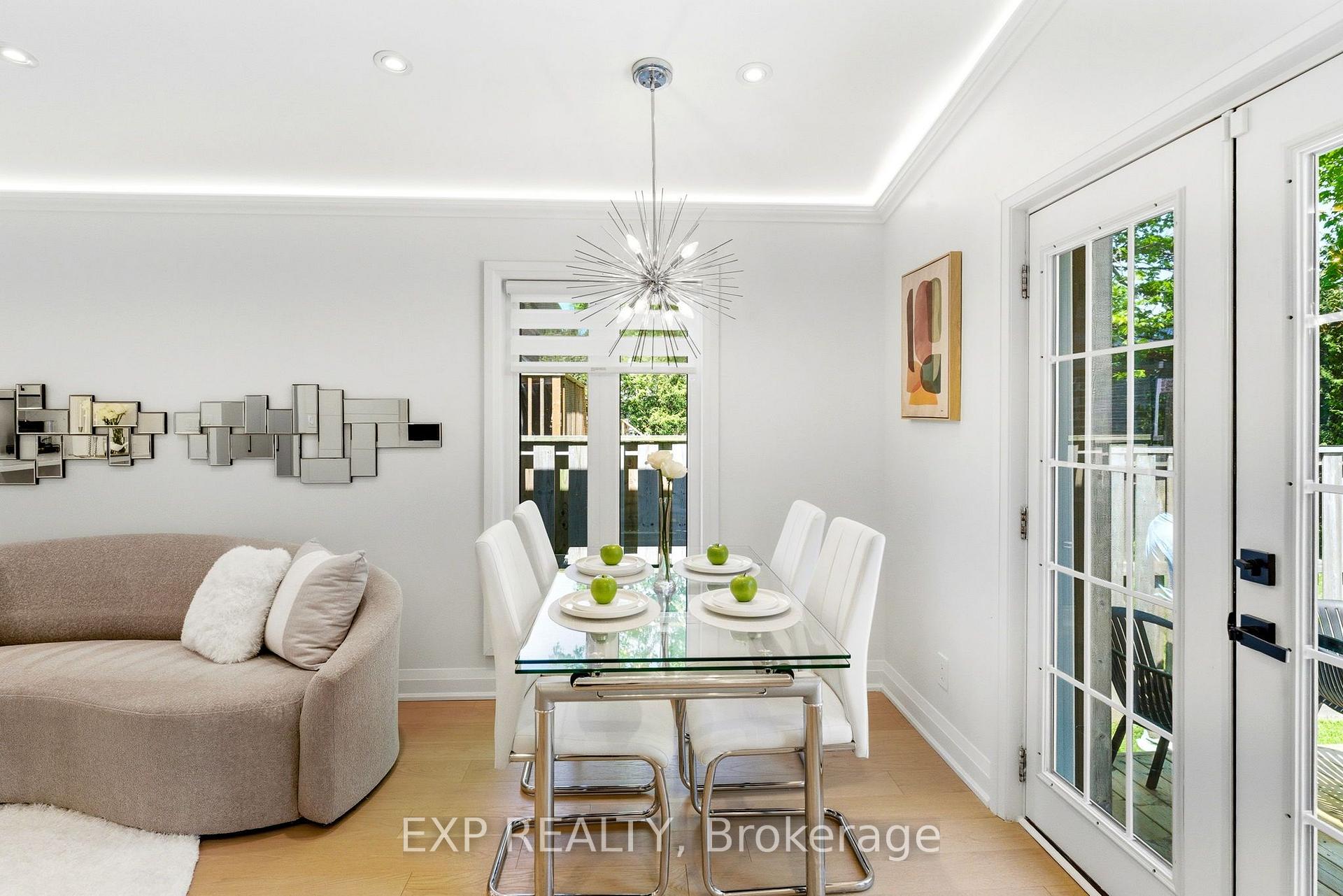 Photo 20 of 32 Farley Circle, Georgina, Historic Lakeshore Communities — HOMEH